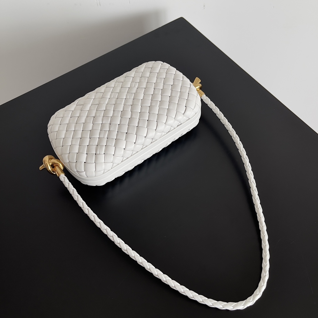 Bottega Veneta 24 Spring Fashion Braided Evening Bag 717623