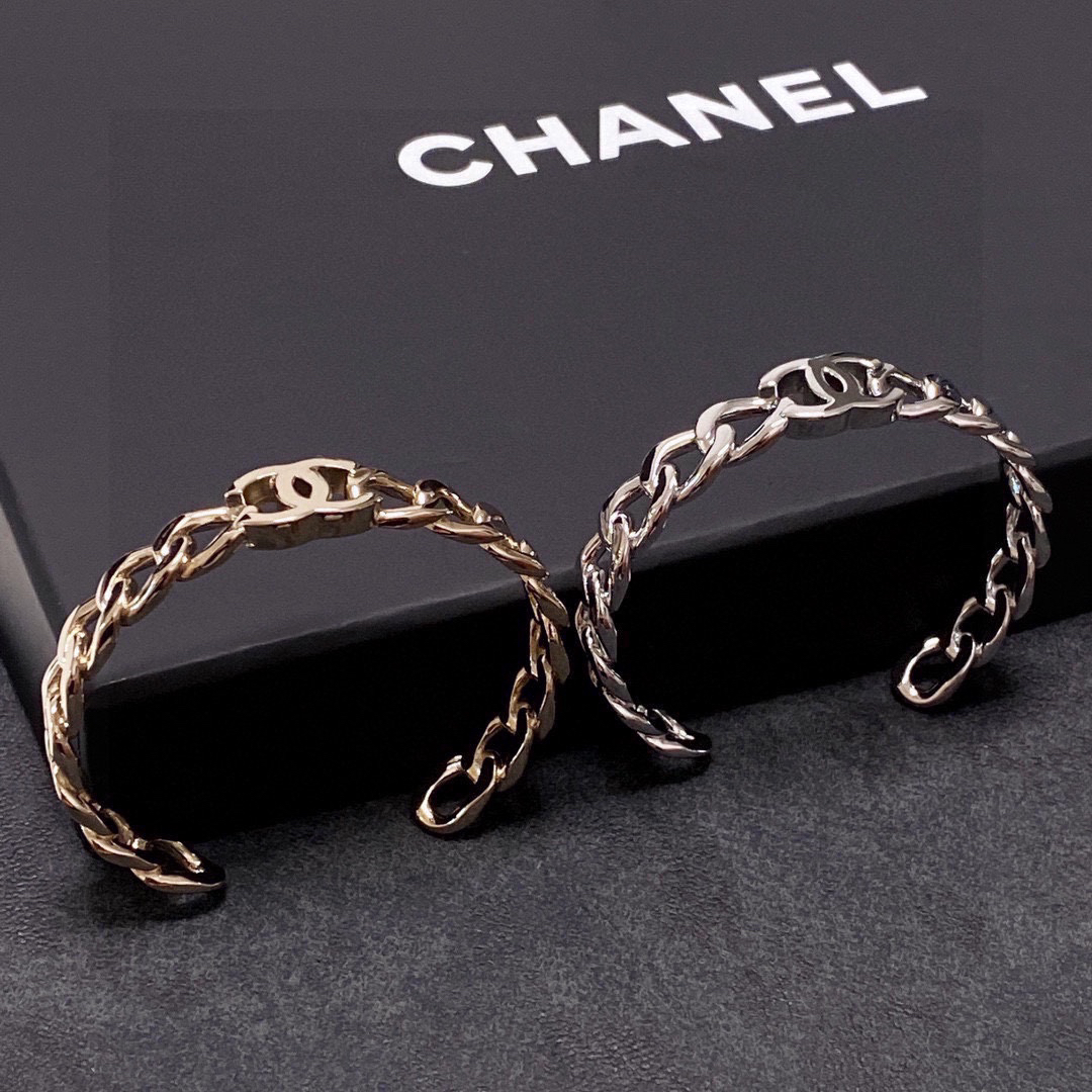 Chanel hollow chain bracelet