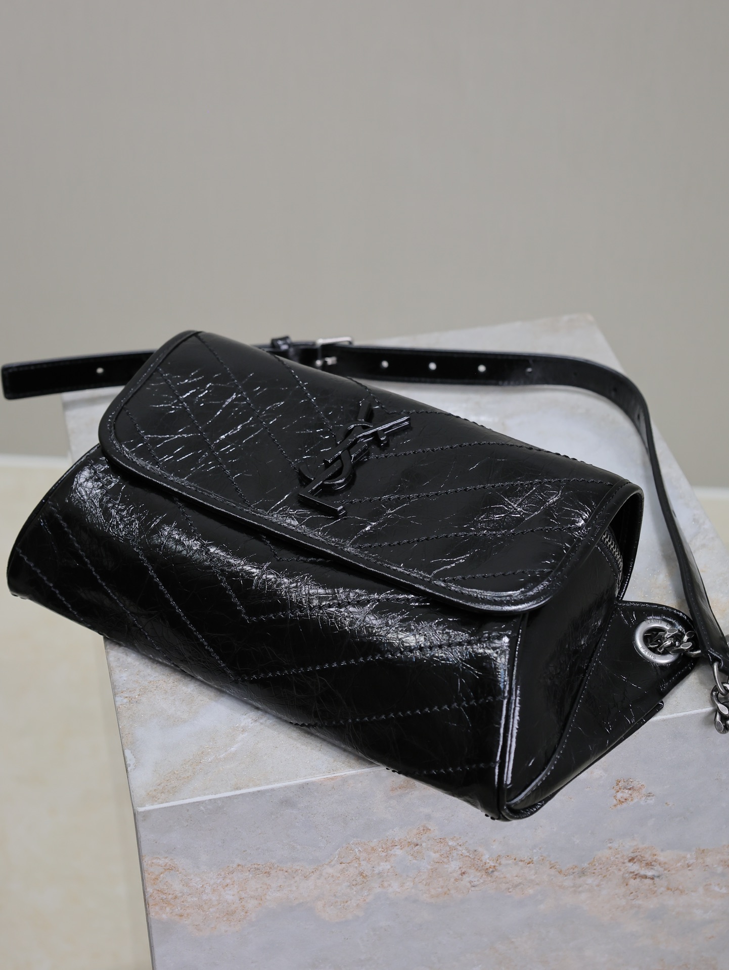 Yves Saint Laurent NIKI BODY BAG 577124