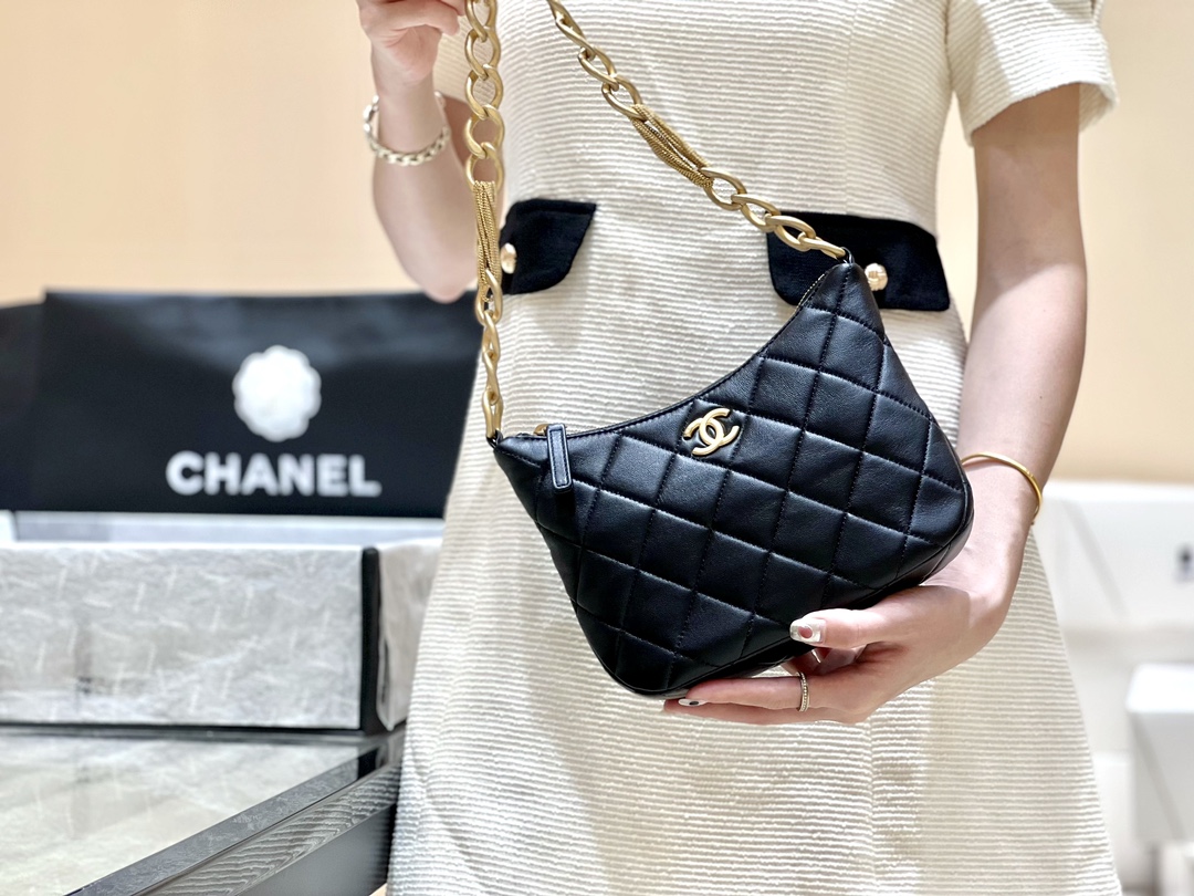 Chanel 23A High-end Handcraft Series Hobo Underarm Bag 4220