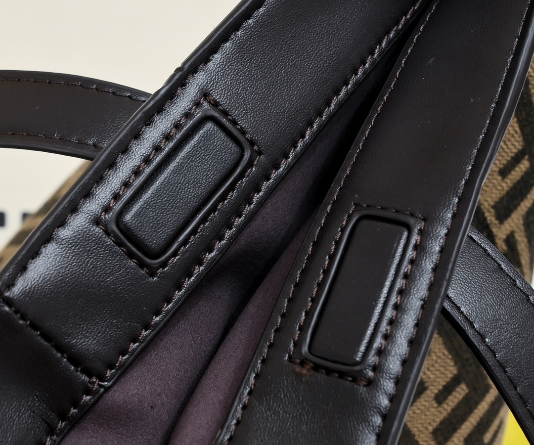 FENDI Origami Classic Monogram Folding Bag 6654