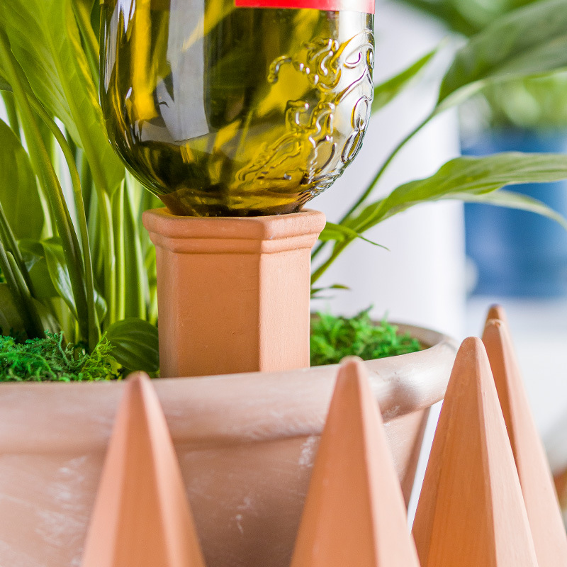 🔥[Summer Hot Sale-SAVE 50% OFF]4Pcs/Pack Terracotta Watering Devices for Indoor Outdoor Plants❤️❤️