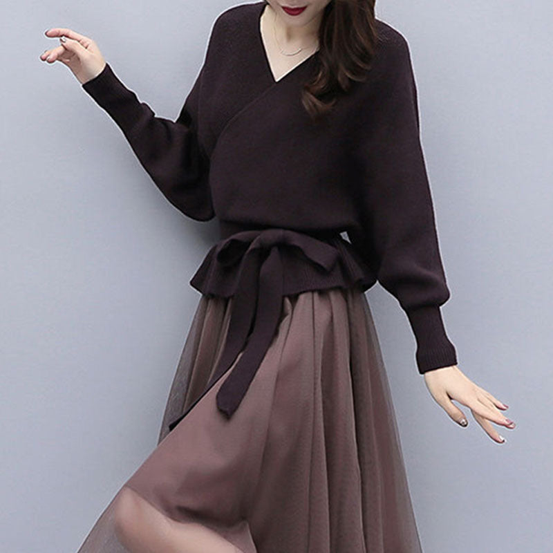 Women's Batwing Coat Knitwear V-neck Exposed Back Bandage Sweater