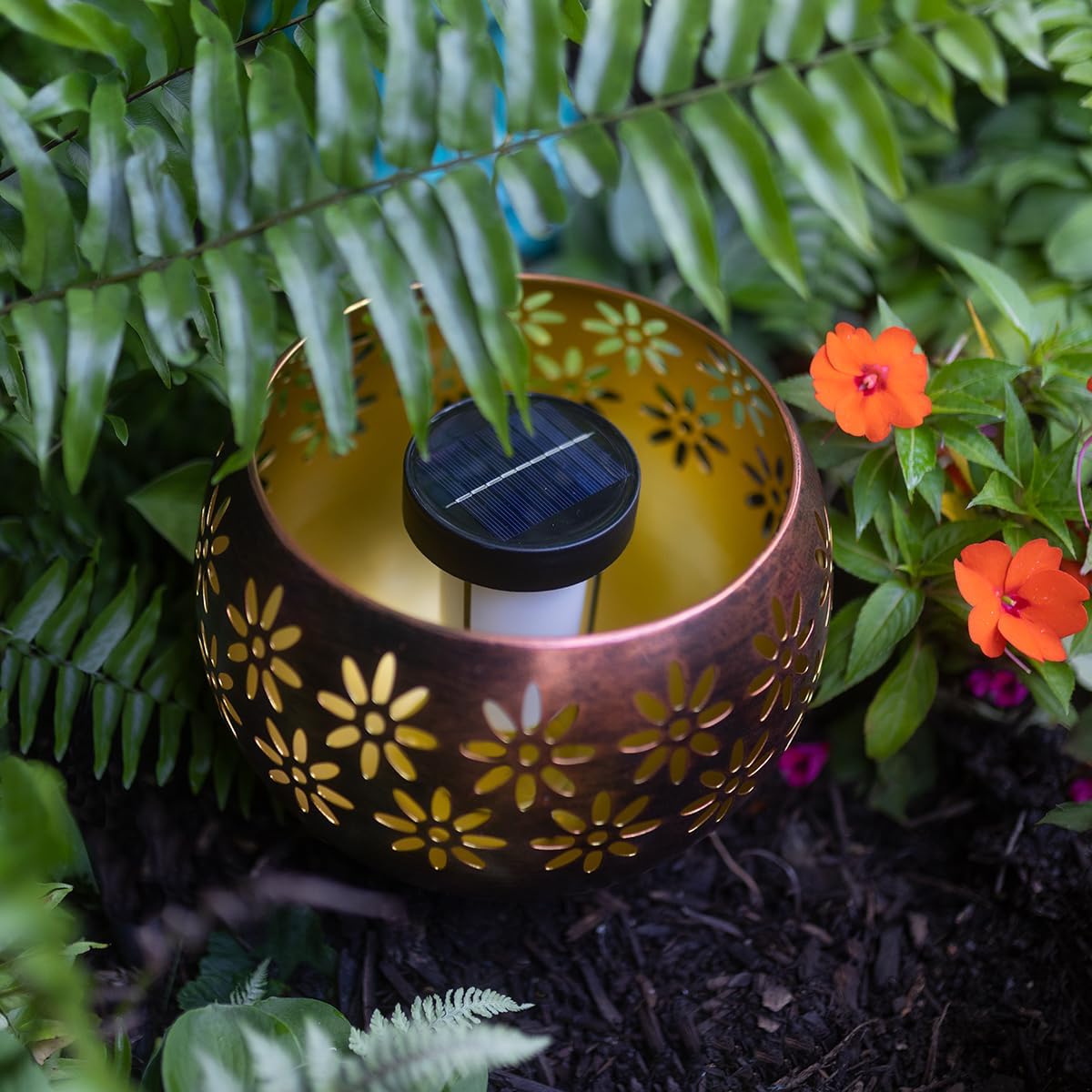 💖Last Day 49% OFF💖Decorative Metal Solar Patio Light with Flickering Flame