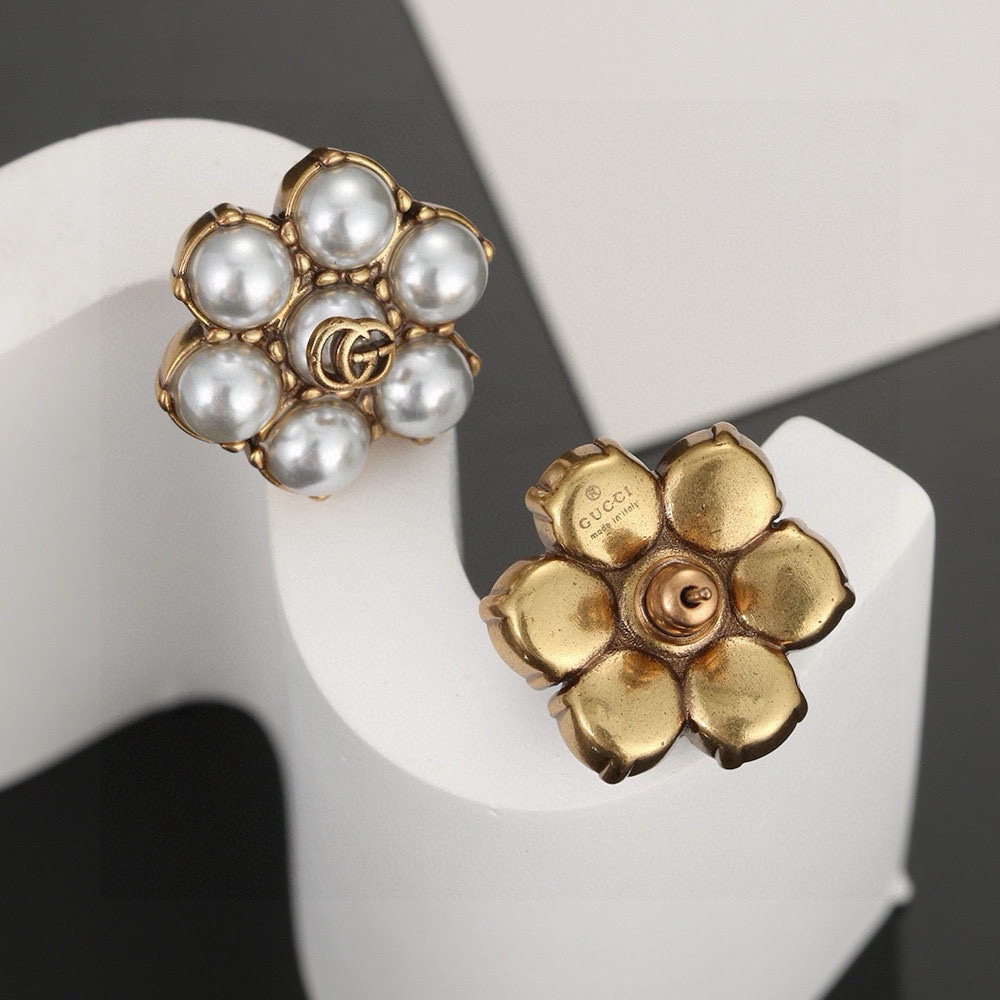 GUCCi Pearl Flower Earrings