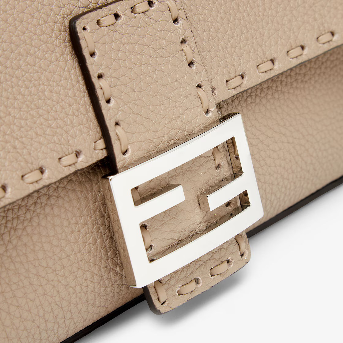 Fendi Baguette 8BR600ARBBF04Y9