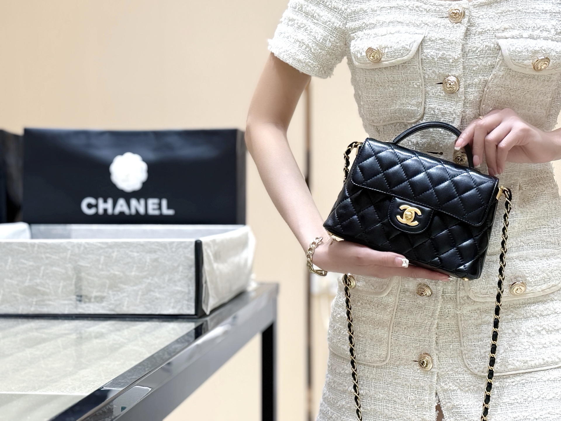 Chanel 25P Spring/Summer Preview Series Horizontal Kelly Handle Bag AS5354 00118