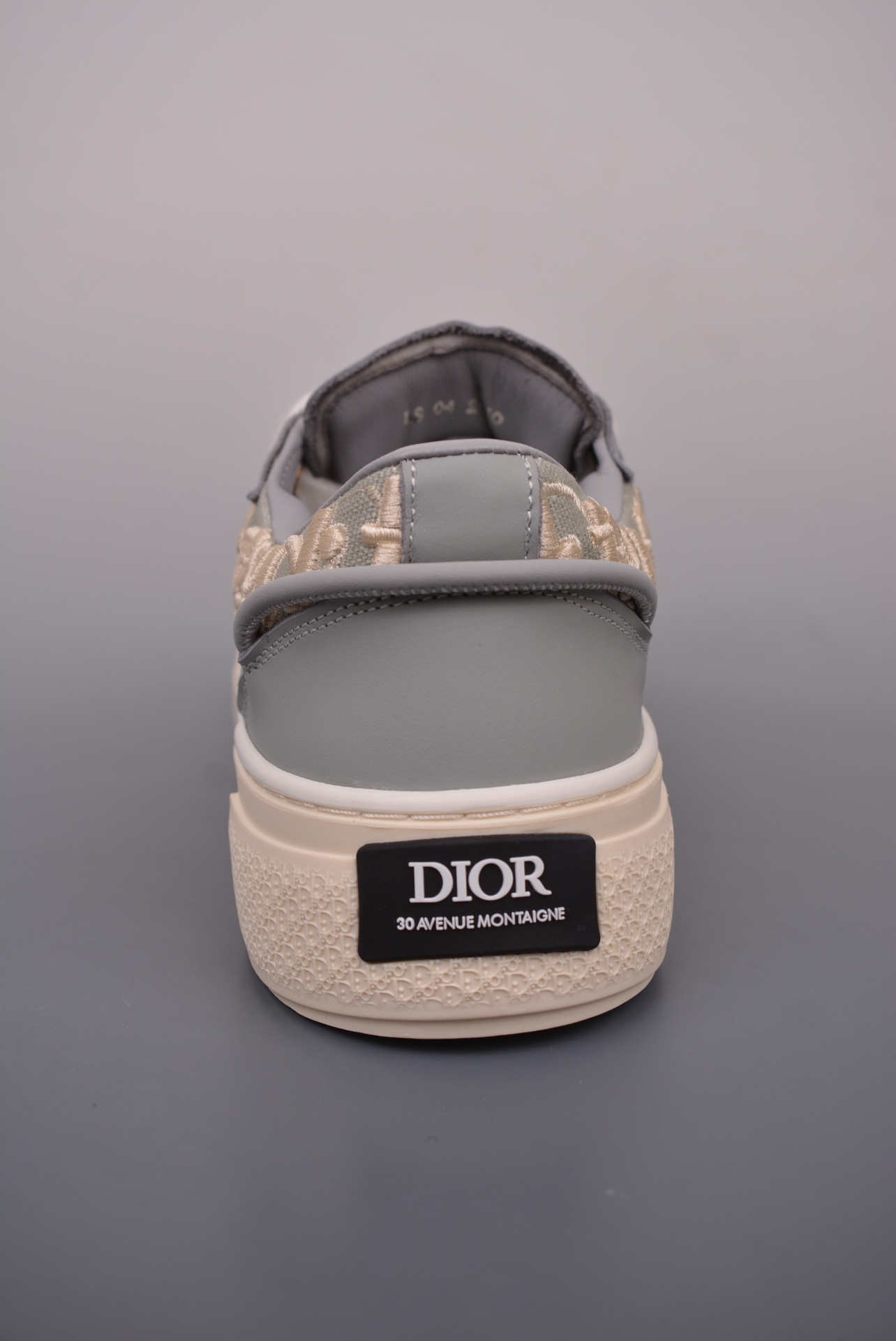 Dior B33 Low Top Sneakers Dior Gravity Off-White Embossed 3SN303ZYQ_H868