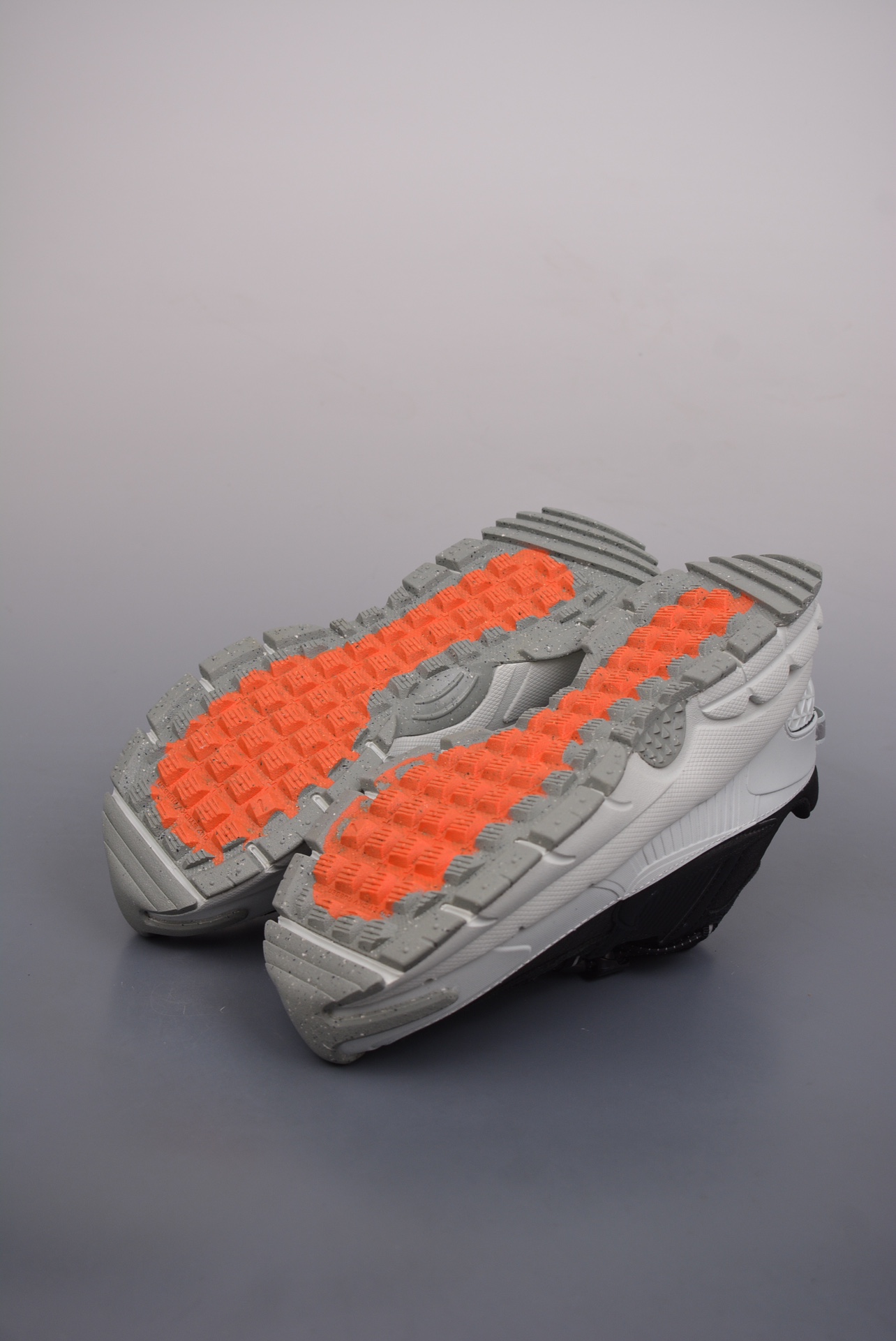 Nike Zoom Vomero 5 Roam Running Shoes Black and White Killer Whale FV2295-001