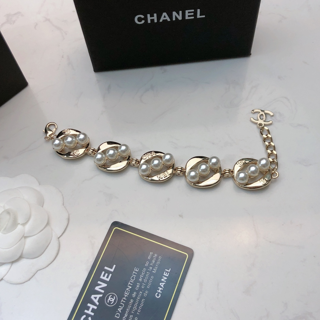 Chanel pearl bracelet