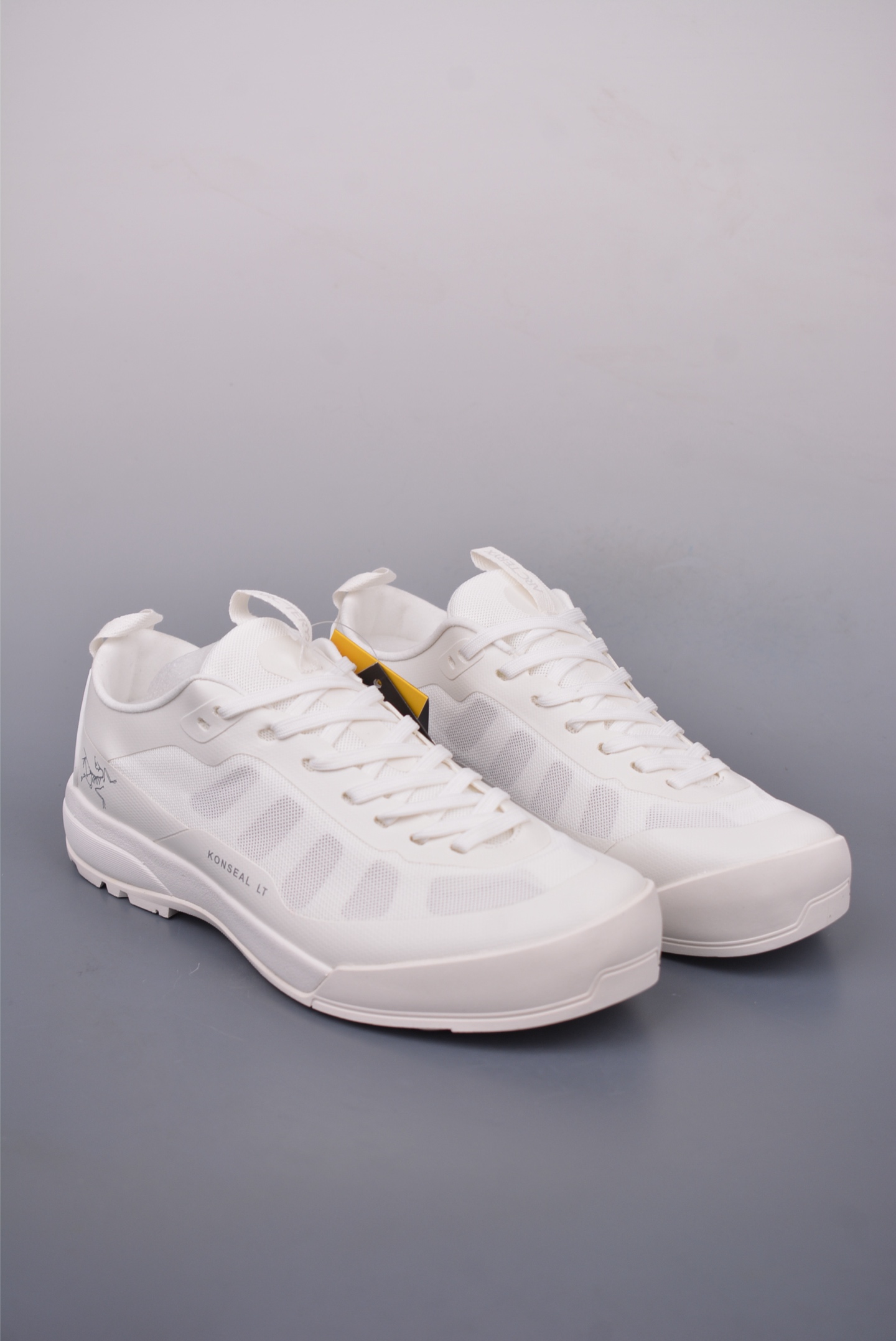 Arc'teryx Konseal LT Outdoor Shoes White 077218-439746