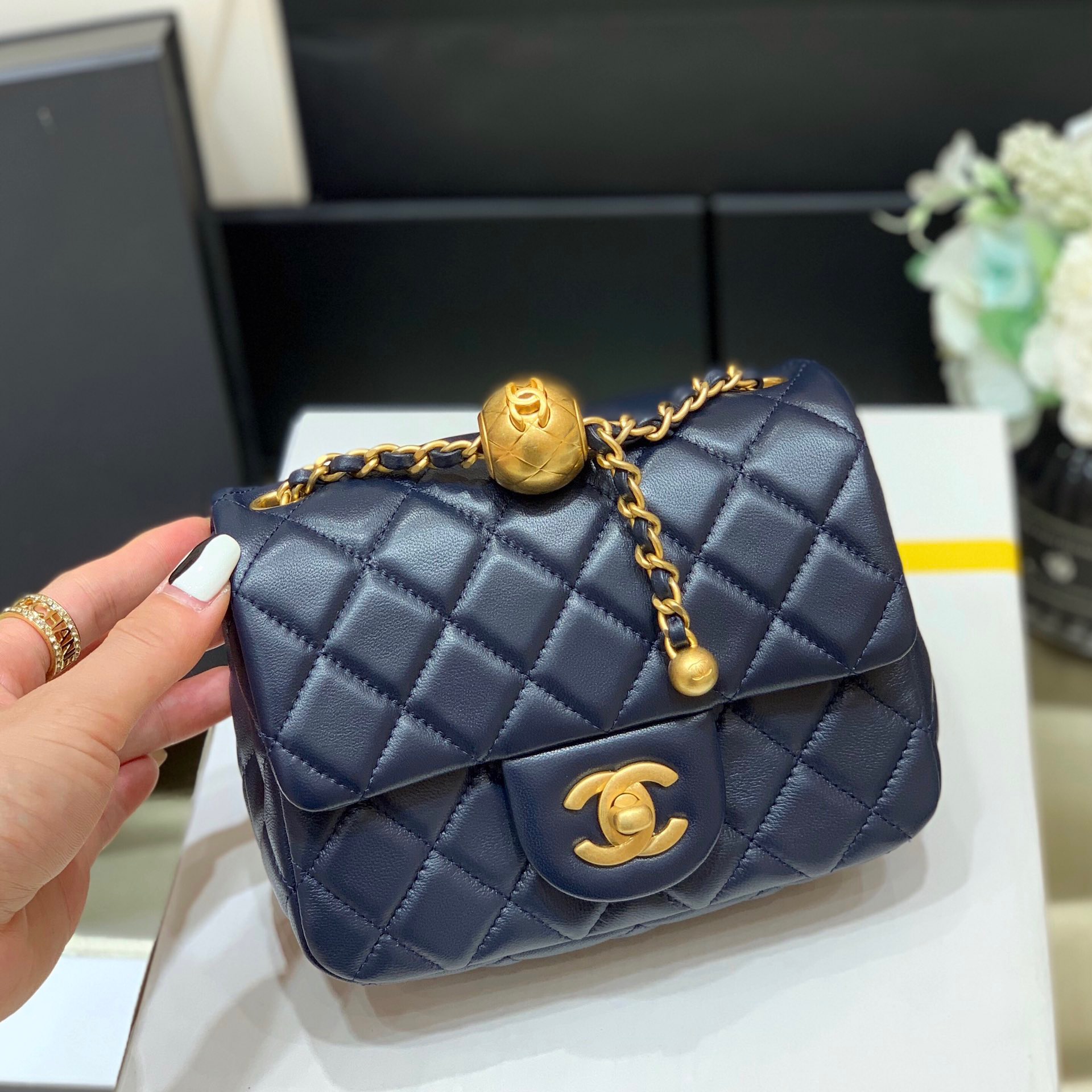Chanel 23K cf mini chain bag AS1786
