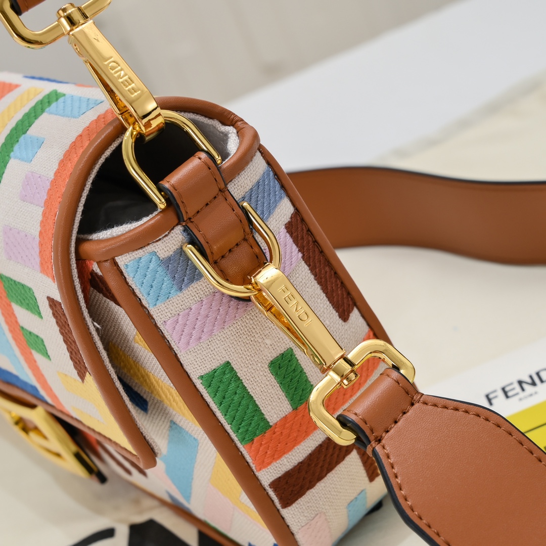FENDI Baguette Shoulder Bag 1008