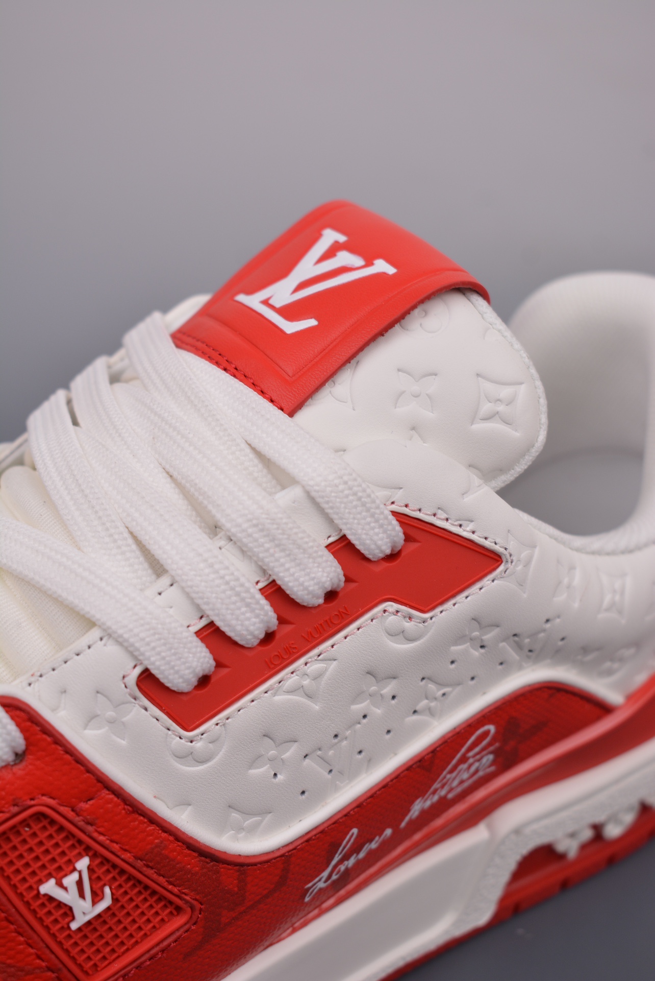 Louis Vuitton Trainer Sneaker Low Red and White Signature 1AANFJ