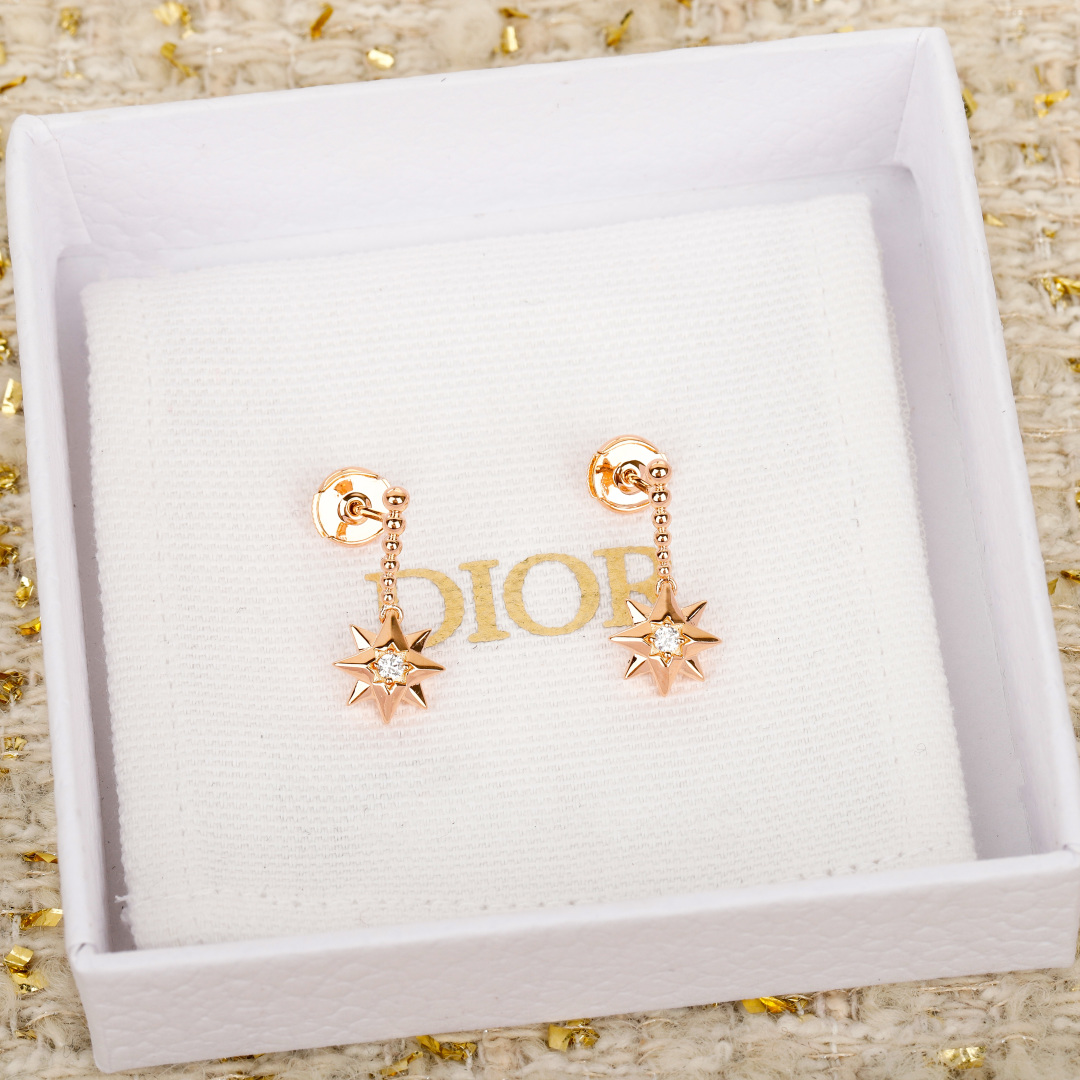 Dior eight-pointed star pendant earrings