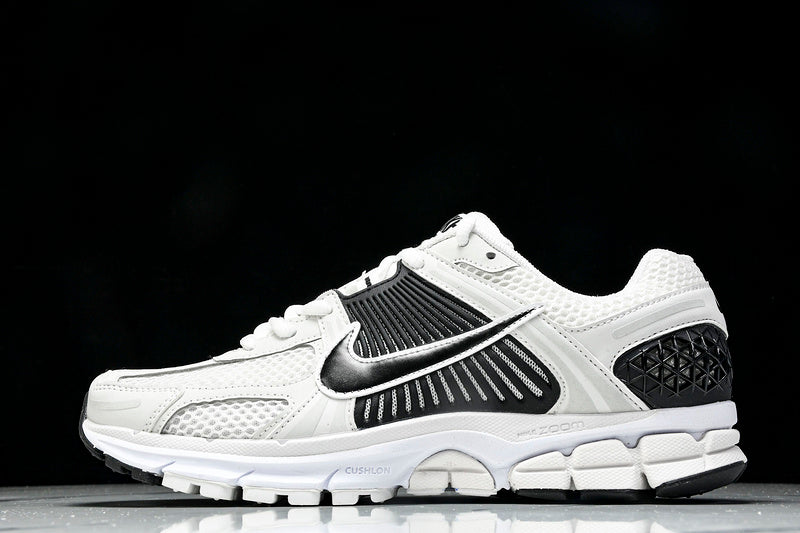 Zoom Vomero 5 Men's Shoes