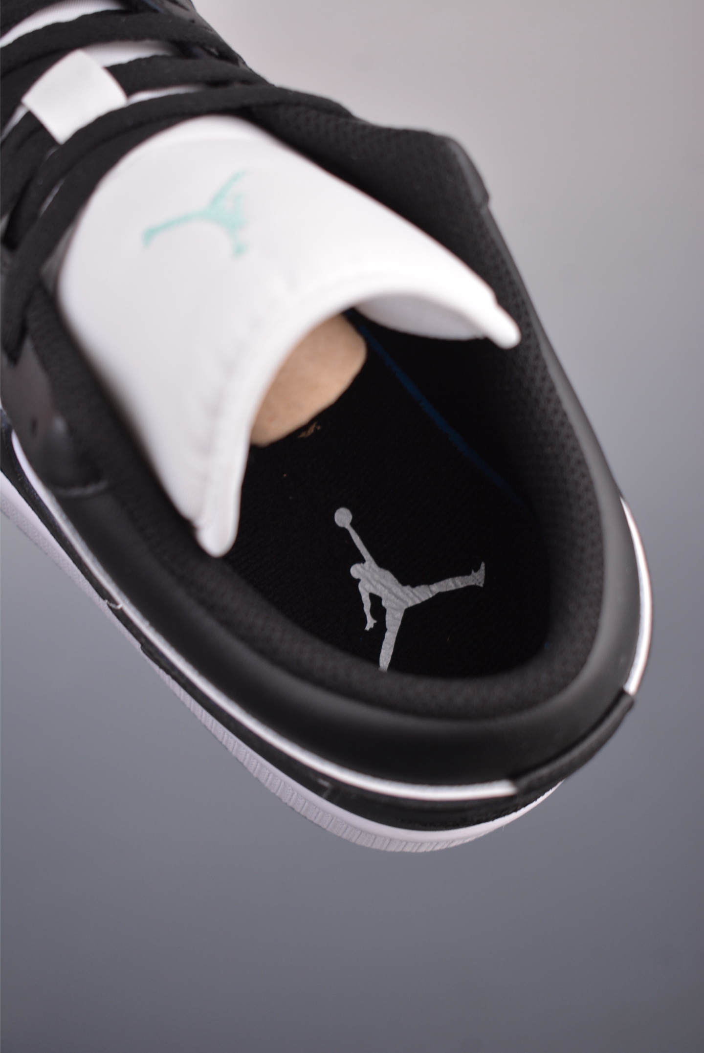Air Jordan 1 Low Black and White Panda 553558-131