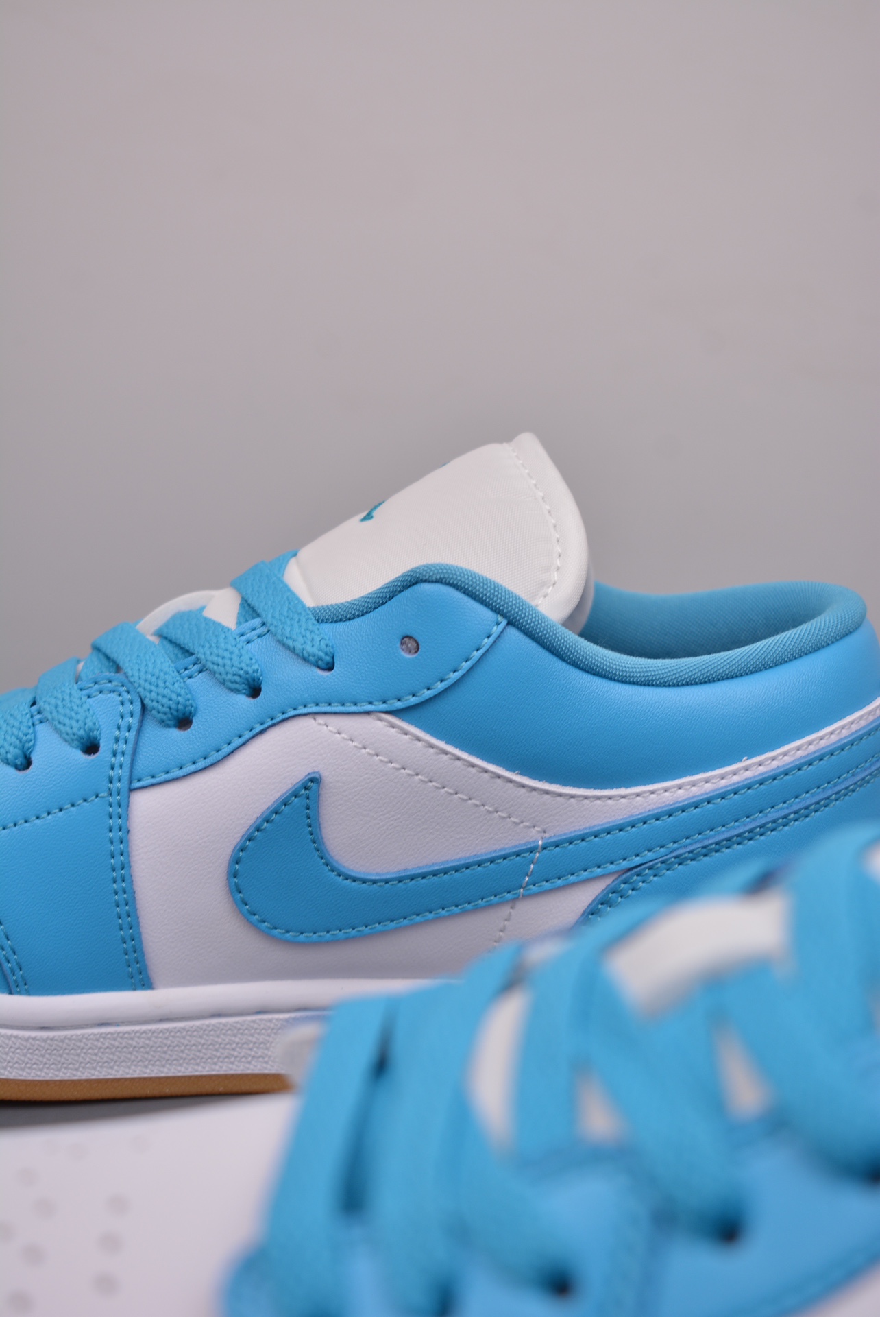 Air Jordan 1 Low Blue White Toe DC0774-104