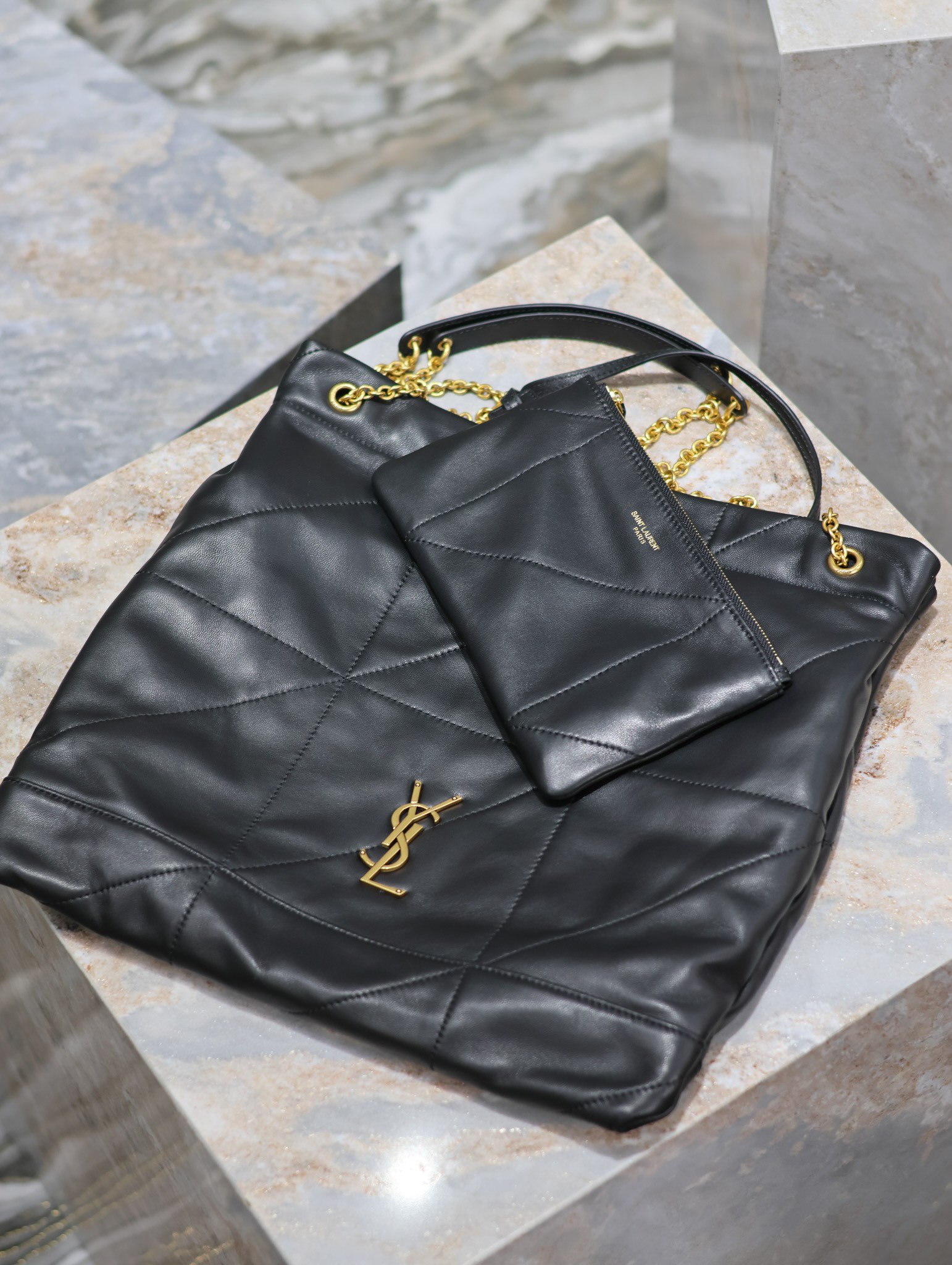 Yves Saint Laurent POCHON Handbag 781666