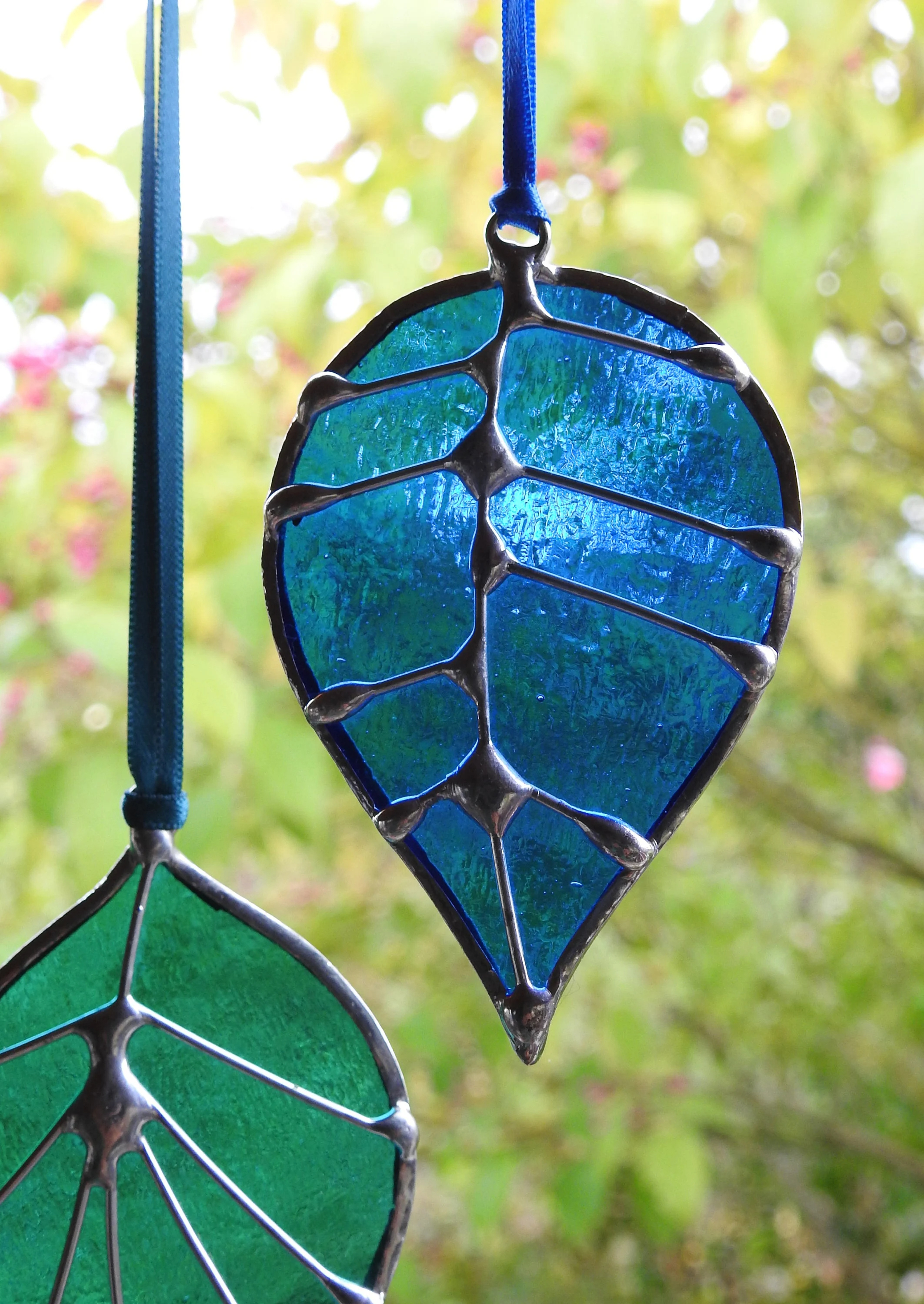 Stained Glass Leaf Sun Catcher – Nature’s Color, Captured in Glass