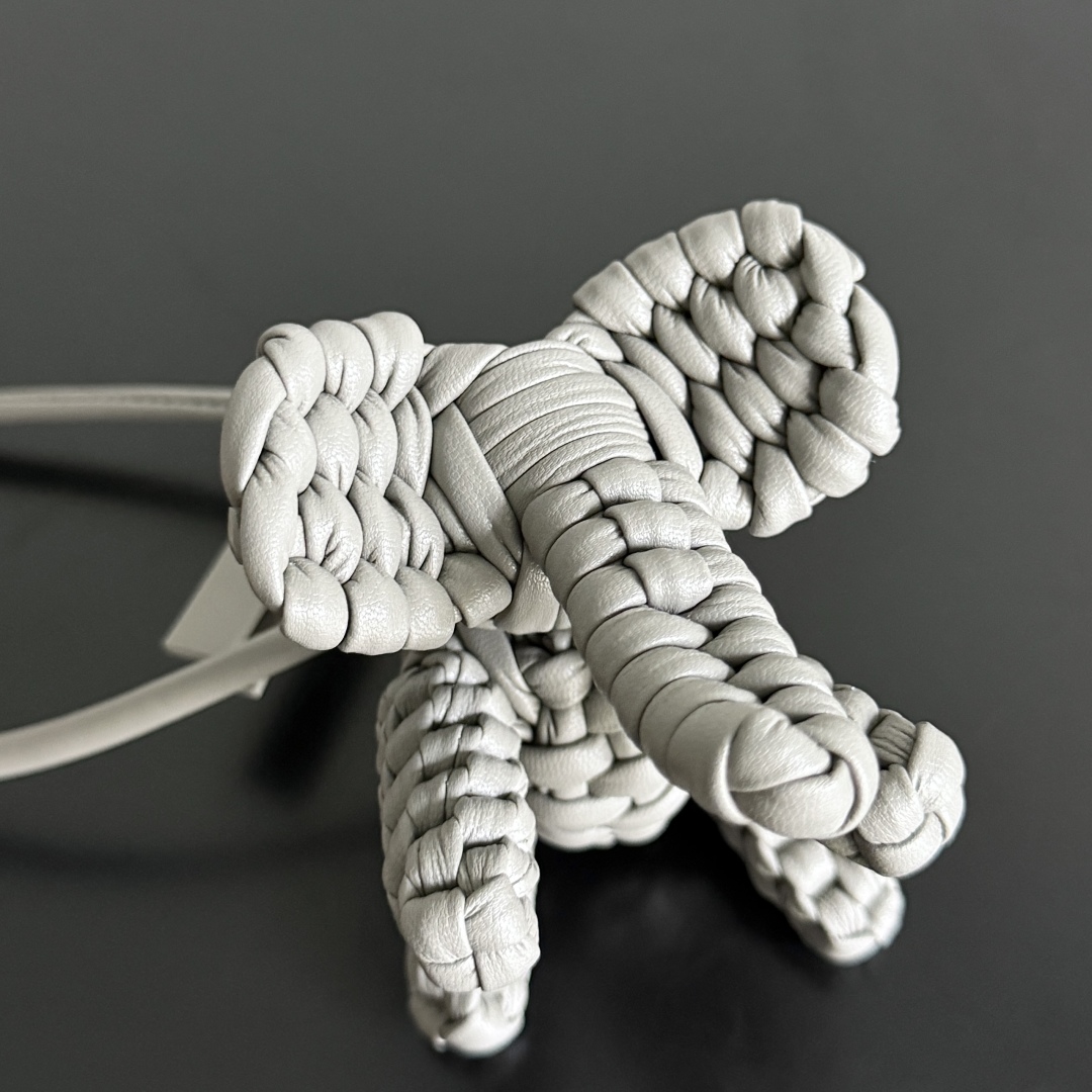 Bottega Veneta 2025 New Elephant Pendant 807068