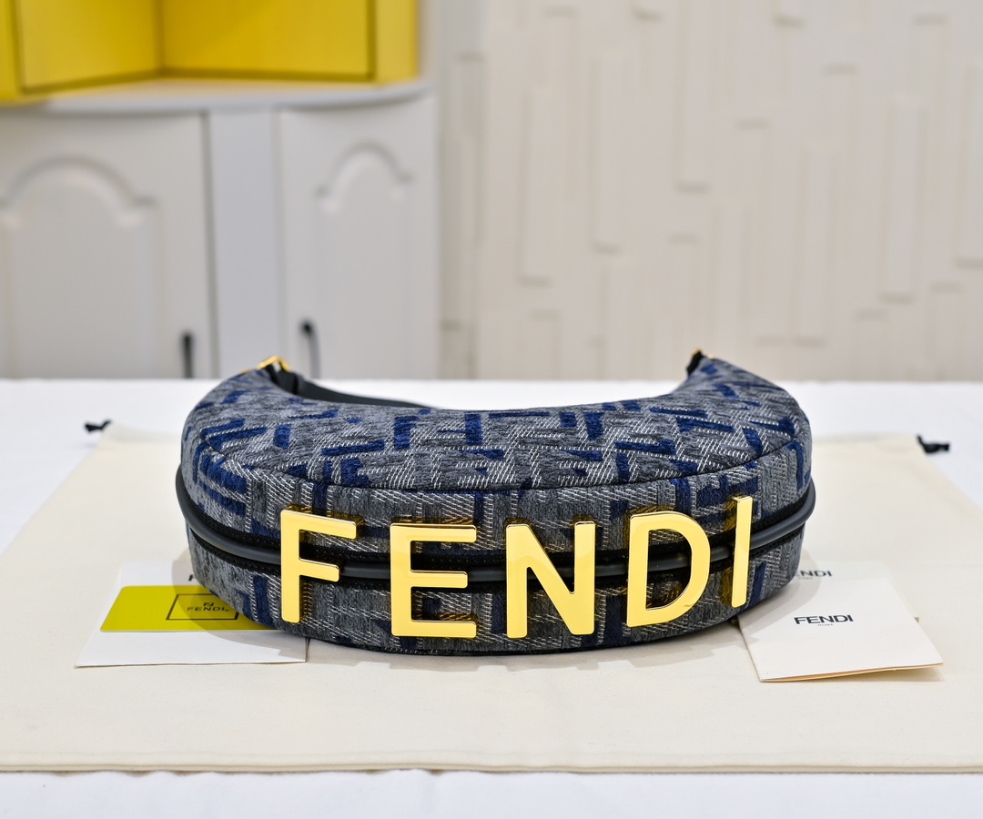FENDI ay underarm bag 2196