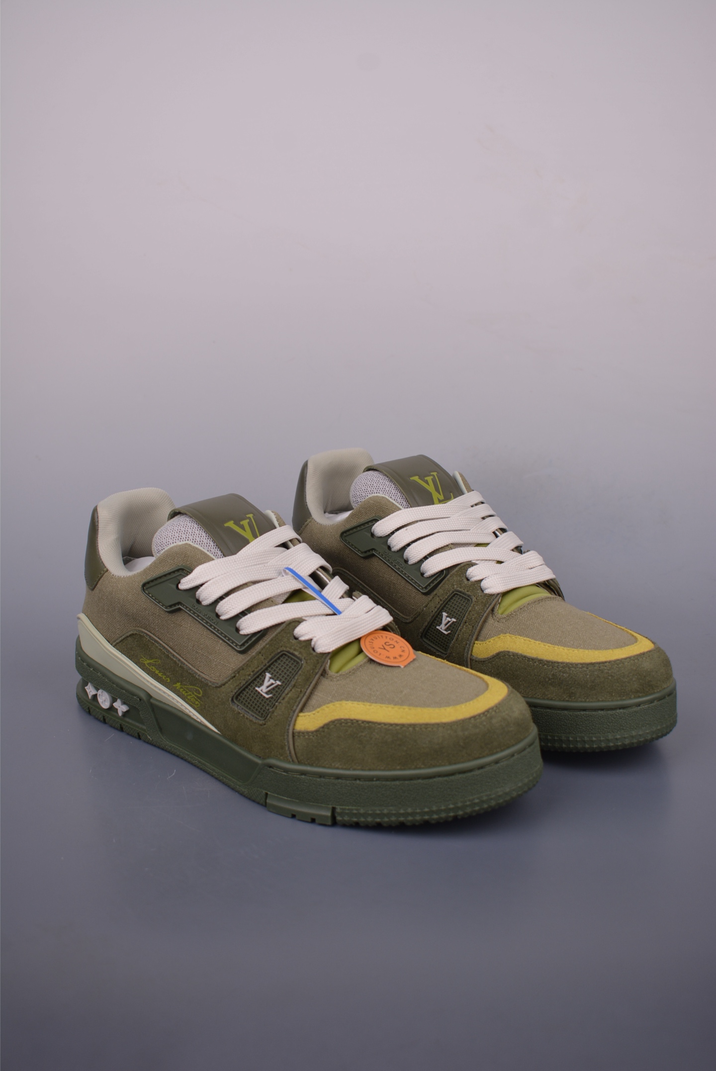 Louis Vuitton Trainer Sneaker Low “Military Green” 1AHTSB