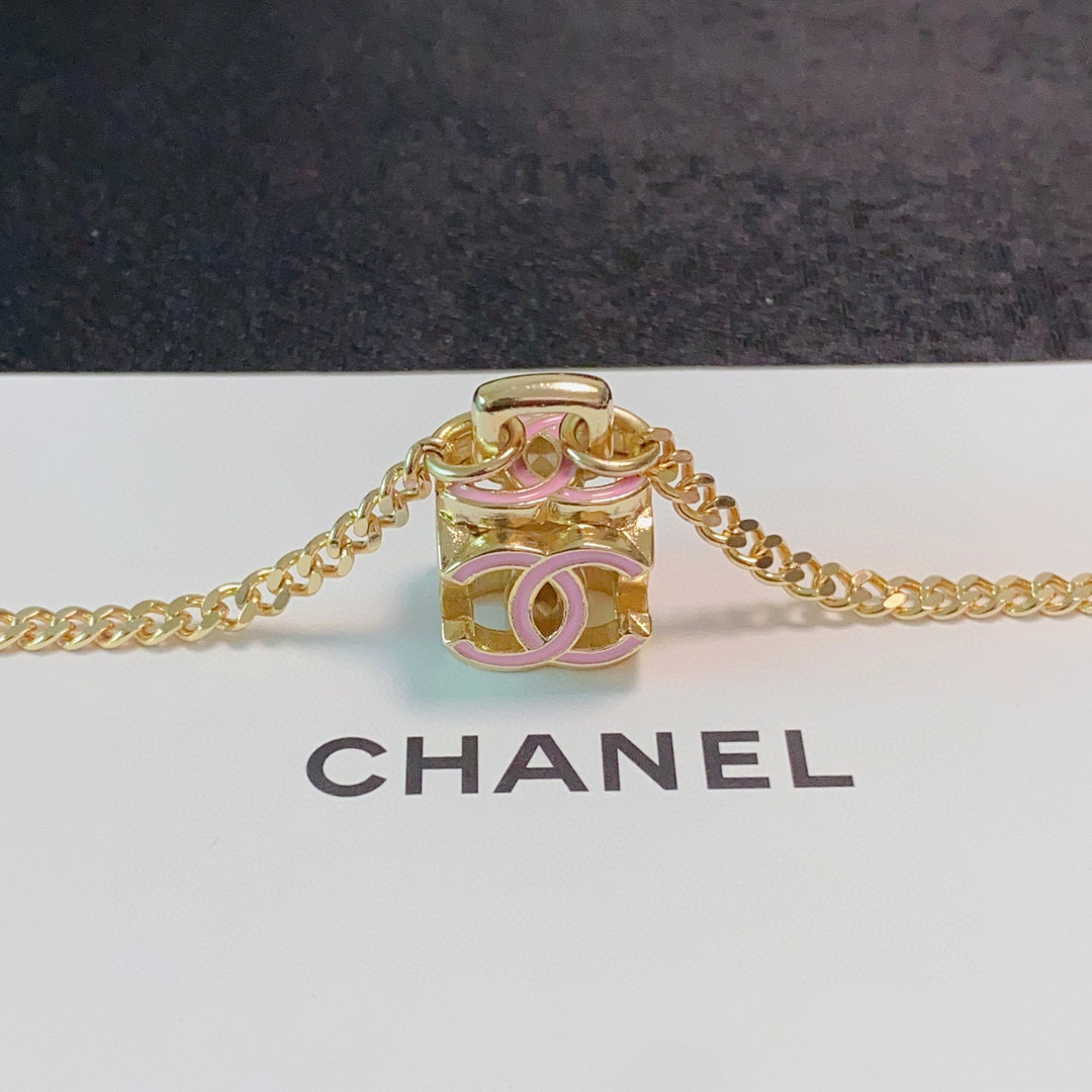 Chanel new square hollow necklace
