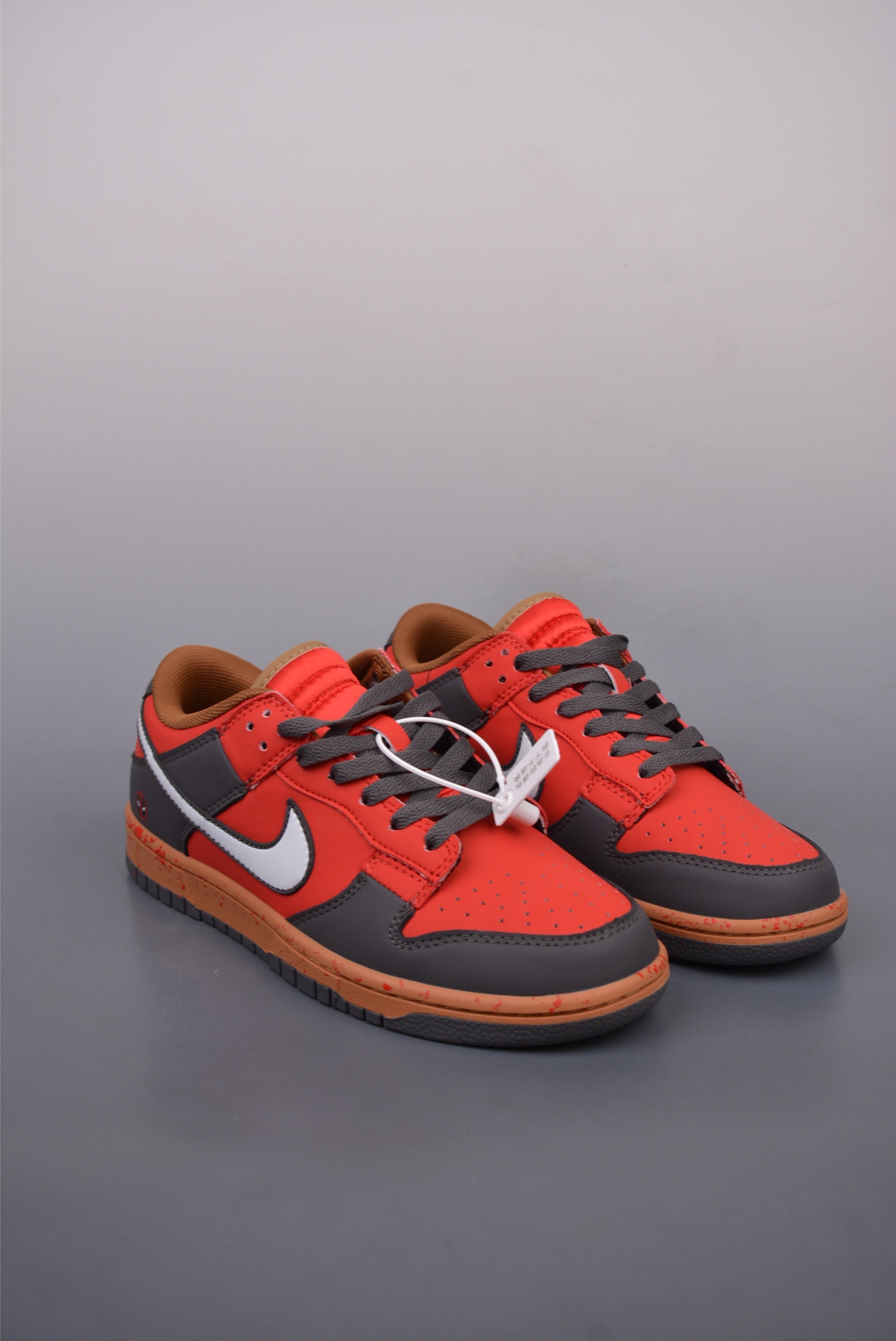 DEADPOOL x NIKE SB DUNK orange red dark gray