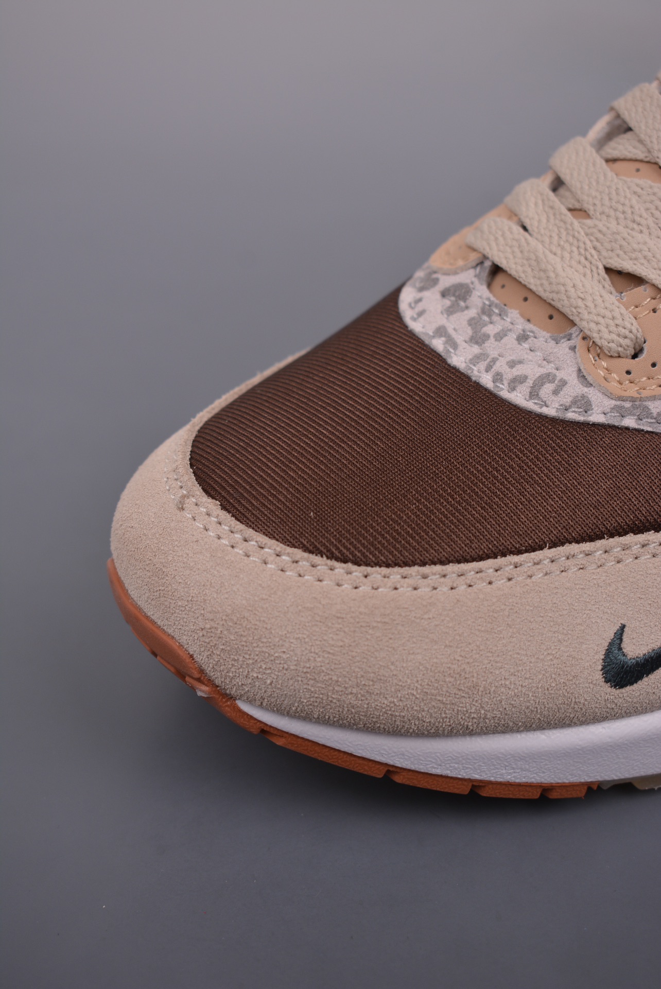 Division Street x Nike Air Max 1 ’87 PremiumUniversity of Oregon HQ2640-200