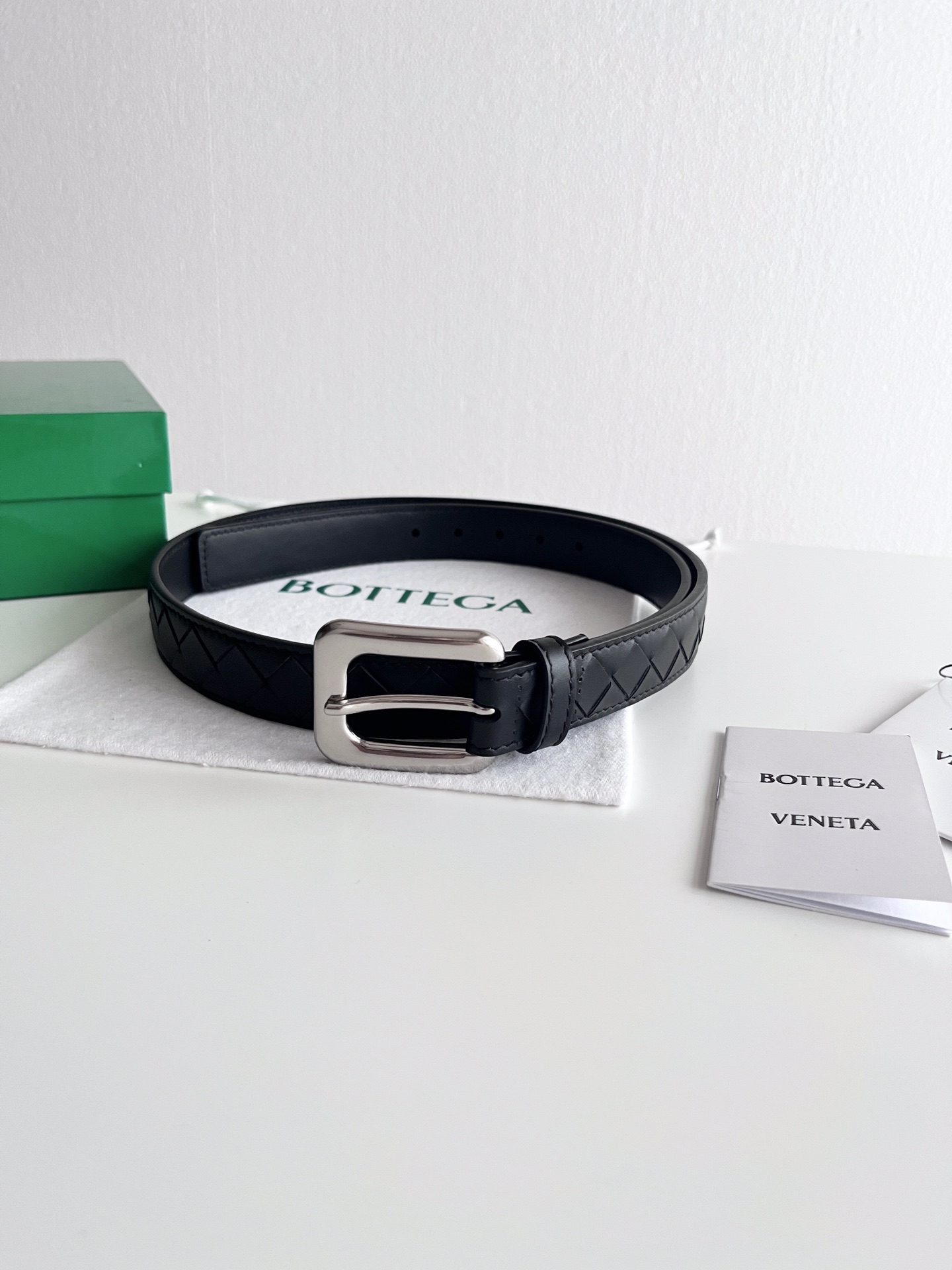 Bottega Veneta intreccio woven cowhide double-sided waistband with a width of 2.0cm