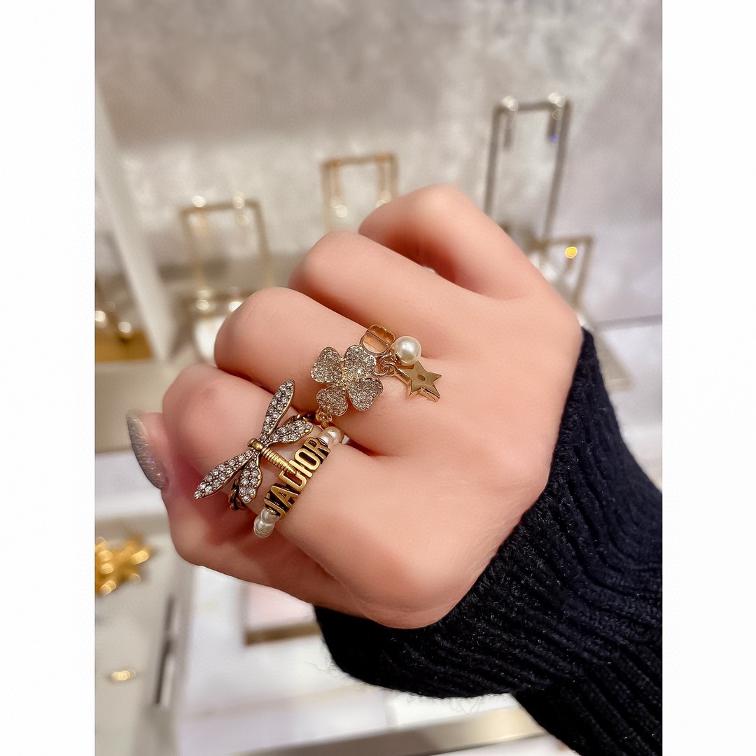 Dior CD four-leaf clover diamond ring