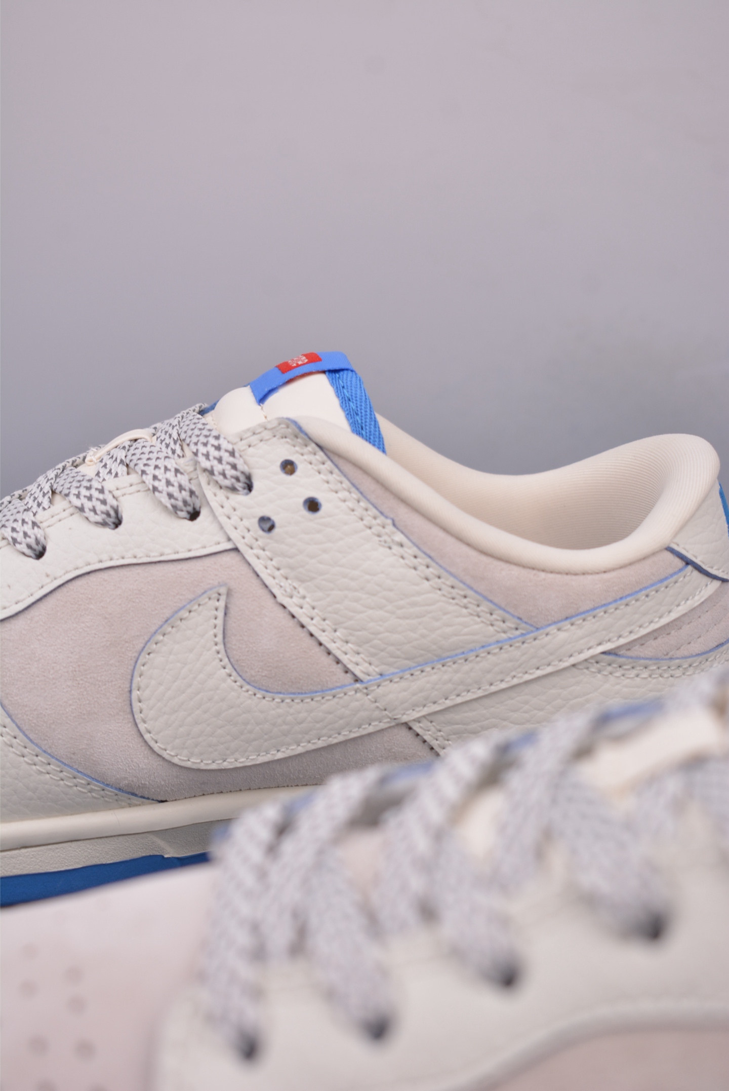 Supreme x Nike SB Dunk Low sneakers Off-white and blue SC9207-411