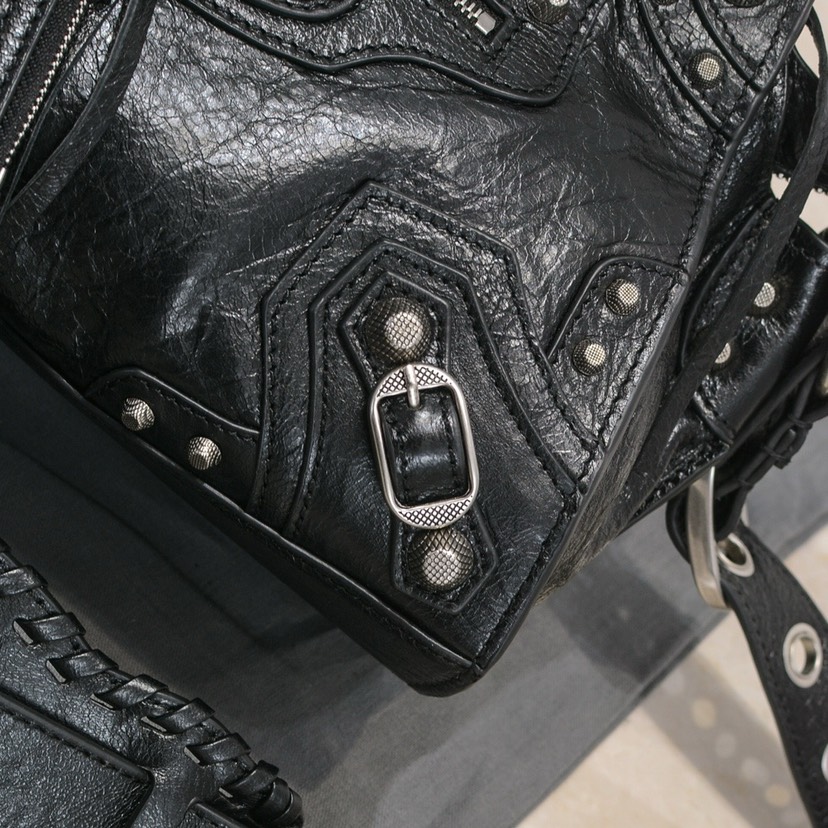 Balenciaga Neo cagole motorcycle bag