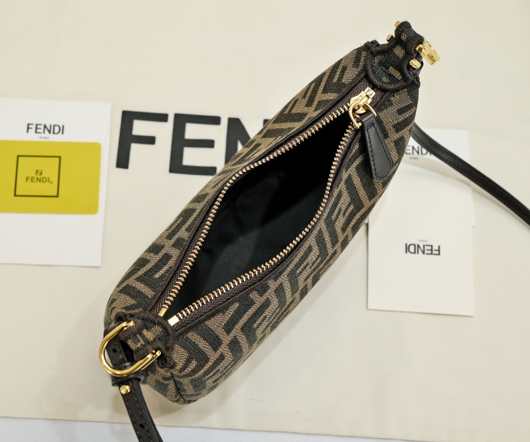 FENDI praphy underarm bag 1009