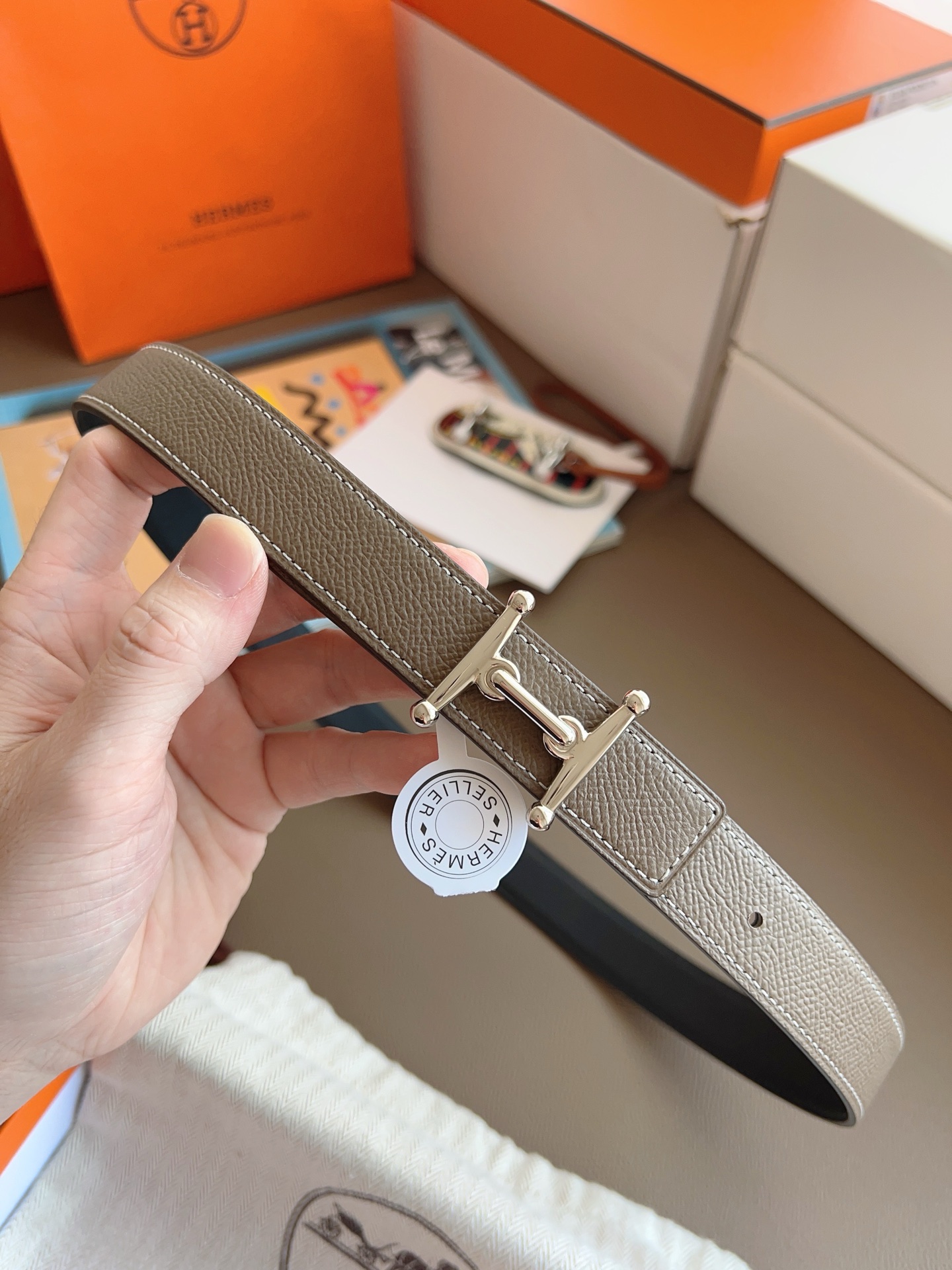 Hermès 2025 New Women's Double-Sided Belt 2.4cm Width