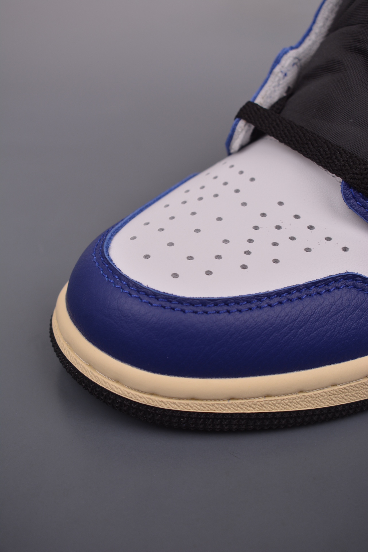 Air Jordan 1 Retro High OG Rare AirDeep Royal Blue DZ5485-100