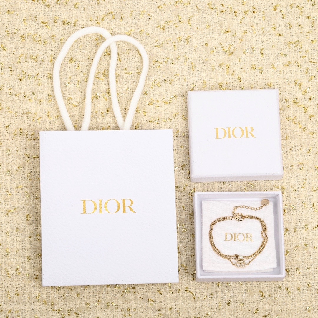 Dior triple chain pearl bracelet