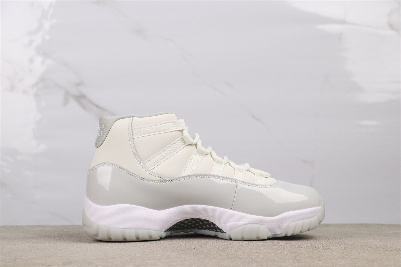 Air Jordan 11 basketball shoes Gray Silver Pearl White AR0715-110