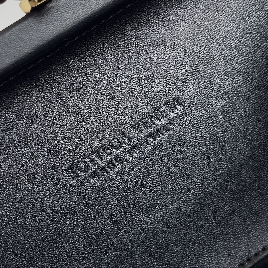 Bottega Veneta Knot woven evening bag 717622