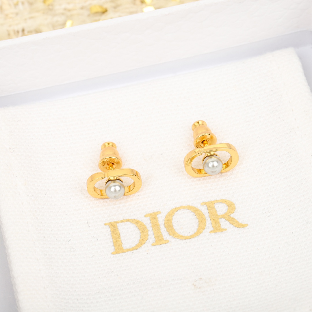 Dior CD pearl earrings