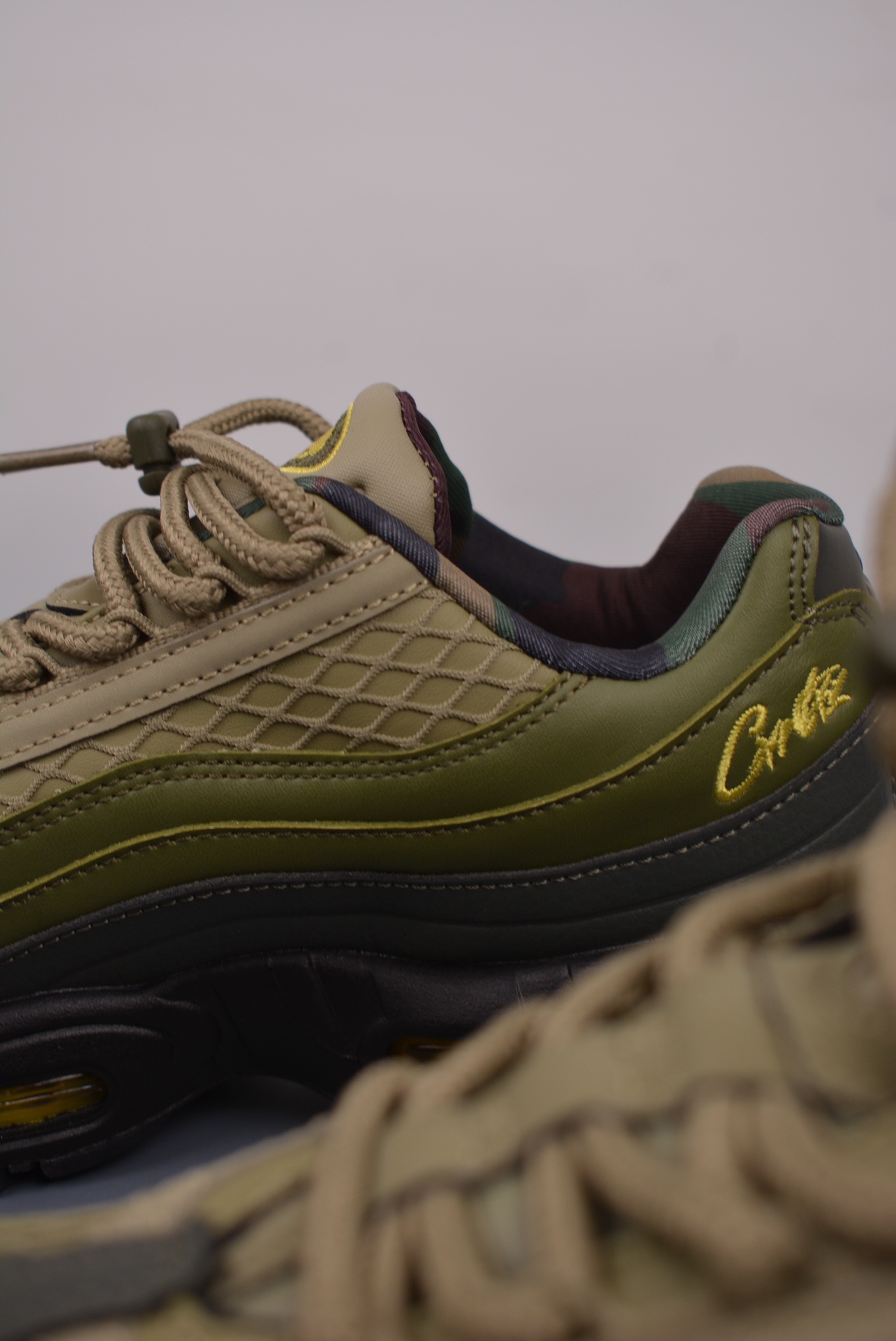 NIKE Air Max 95 air cushion running shoes military green camouflage