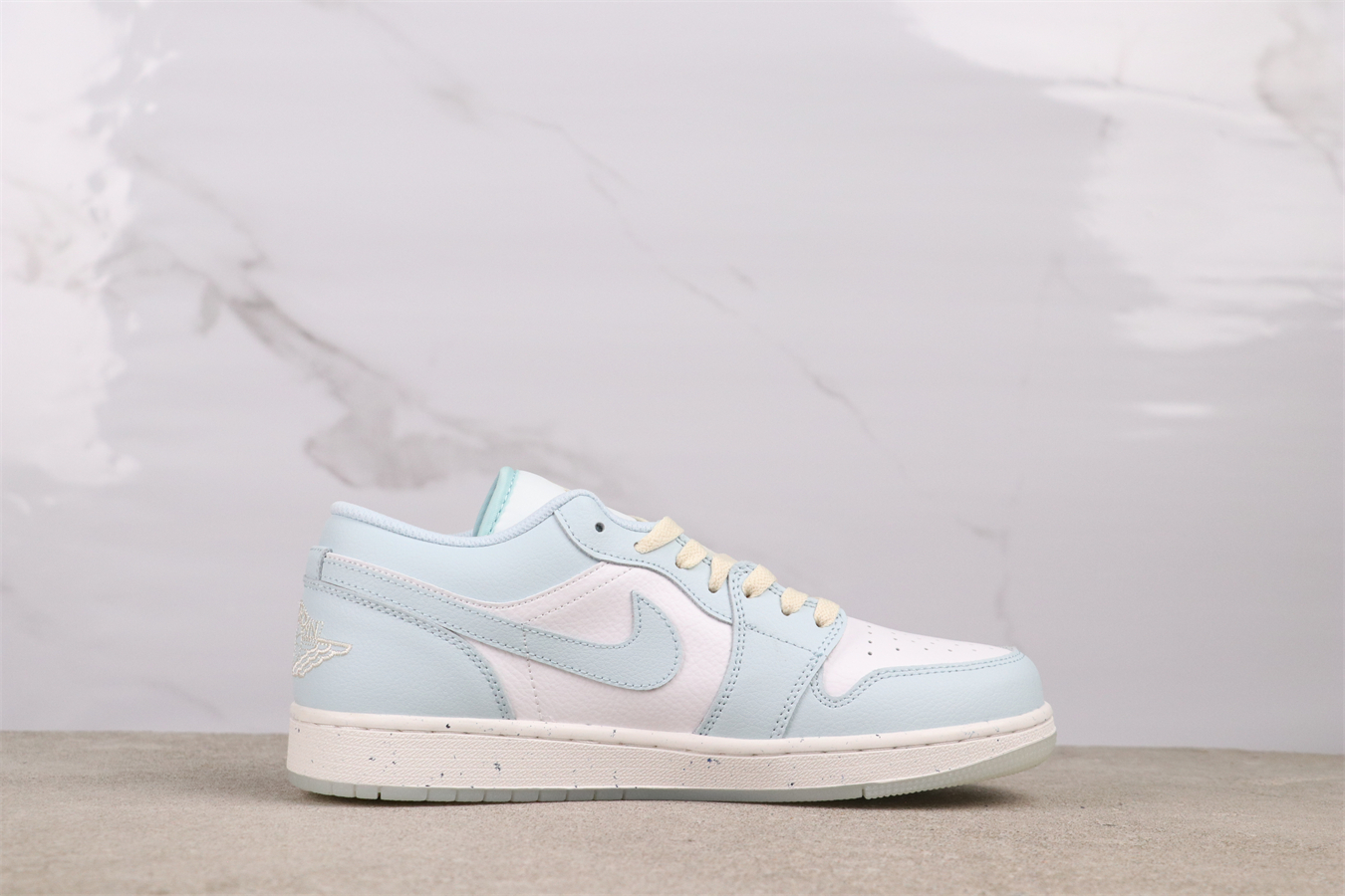 Air Jordan 1 Low SE Glacier Blue HJ5999-400