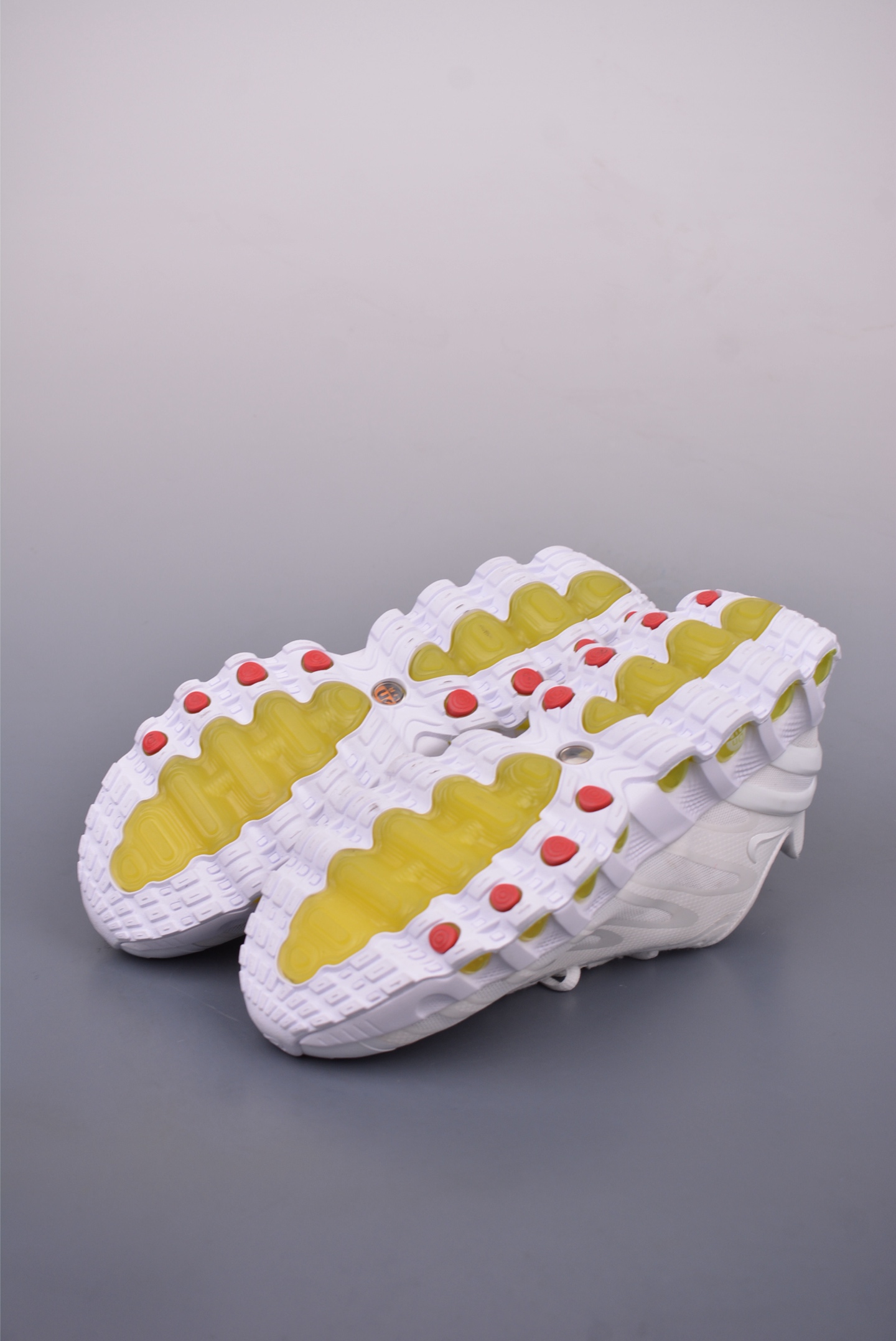 Nike Air Max DN8 running shoes White Green FQ7860-038