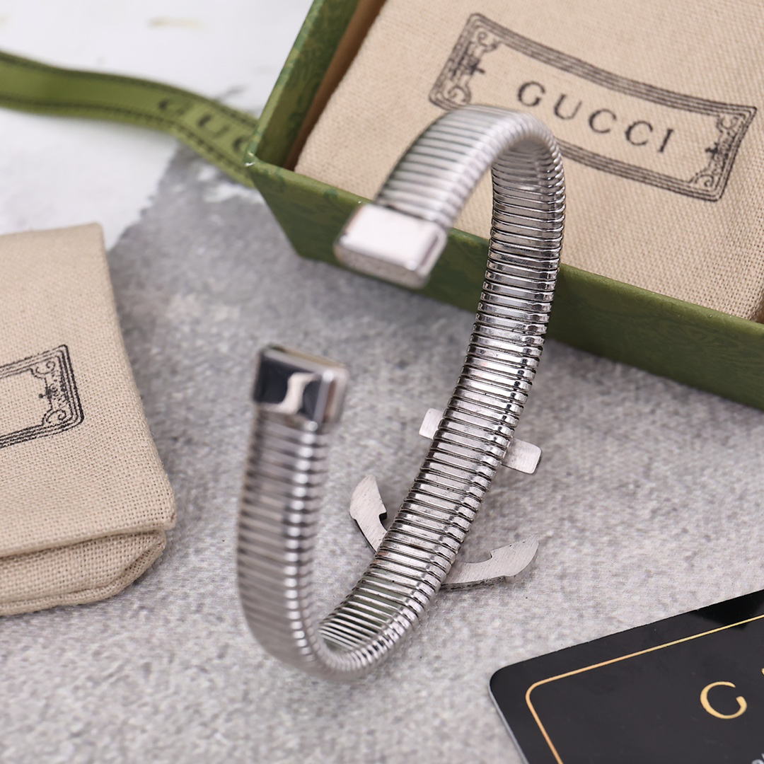 Gucci silver anchor bracelet