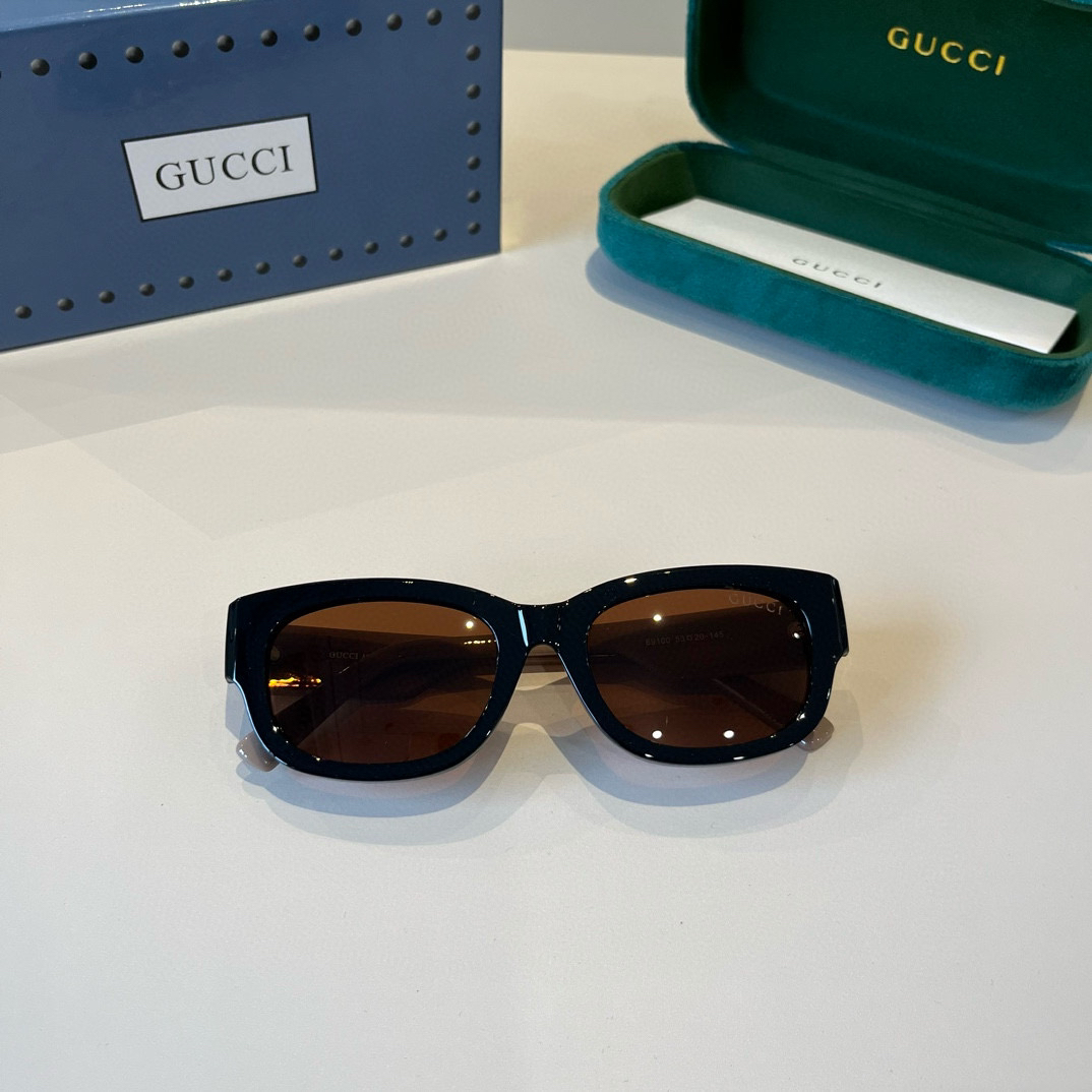 Gucci Round Frame Sunglasses