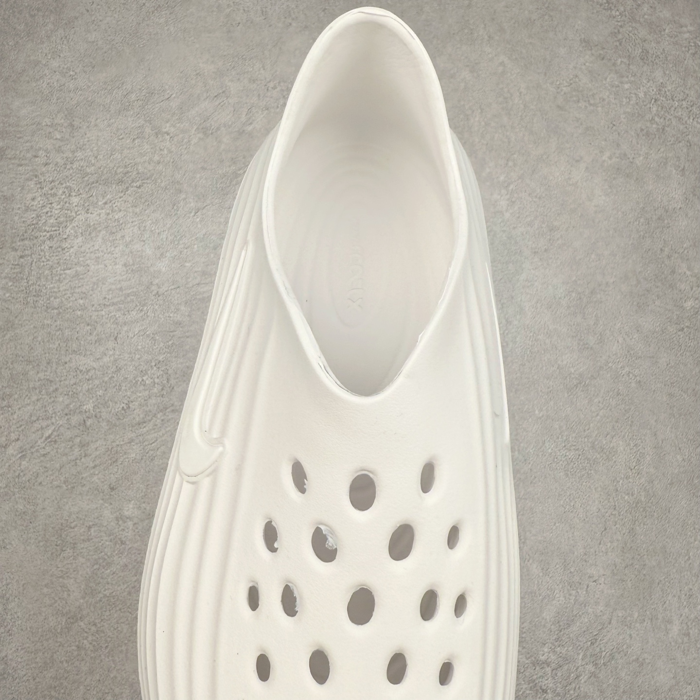 Nike ReactX Rejuven8 Simple, Comfortable and Versatile Hole Shoes