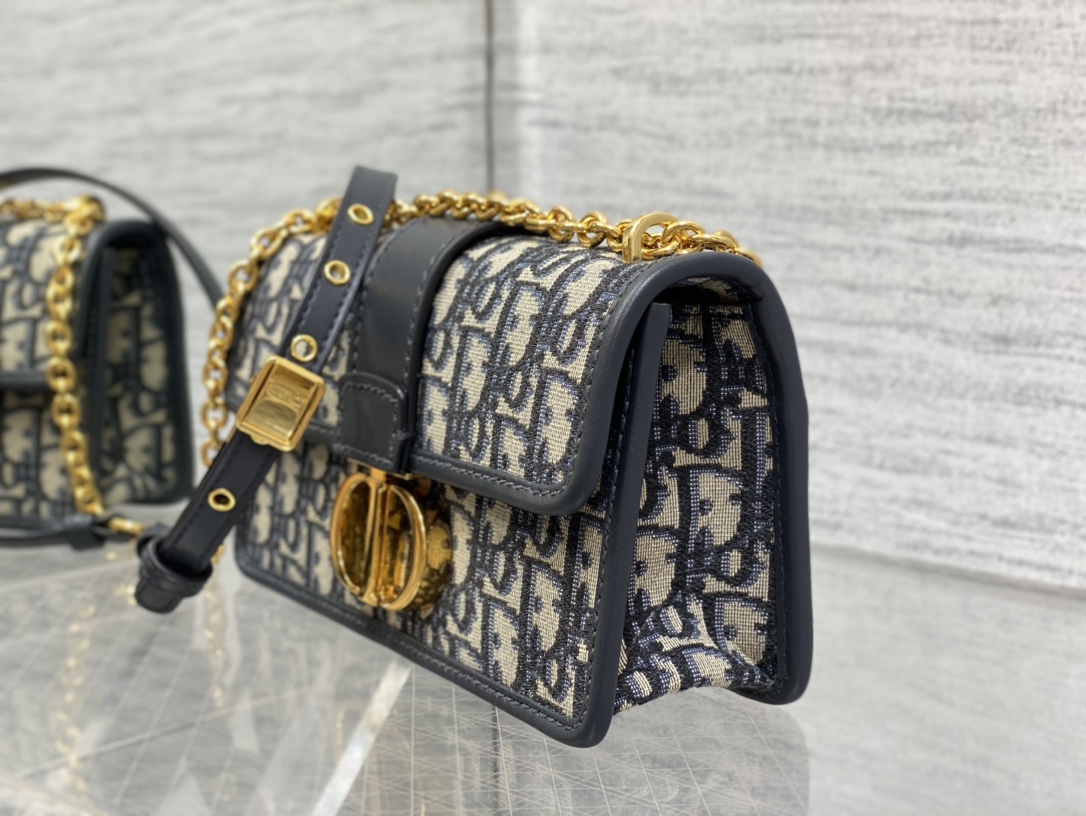 Dior Montaigne 30 Chain Bag