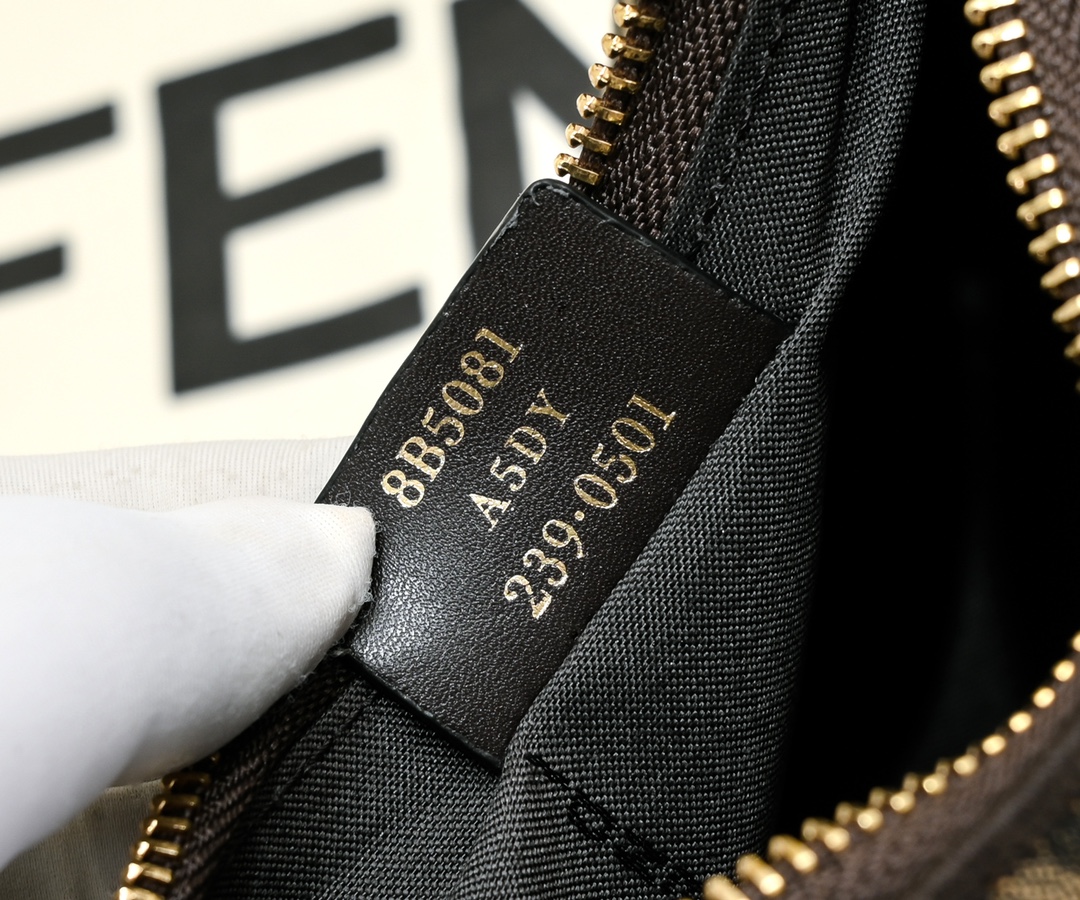 FENDI praphy underarm bag 1009