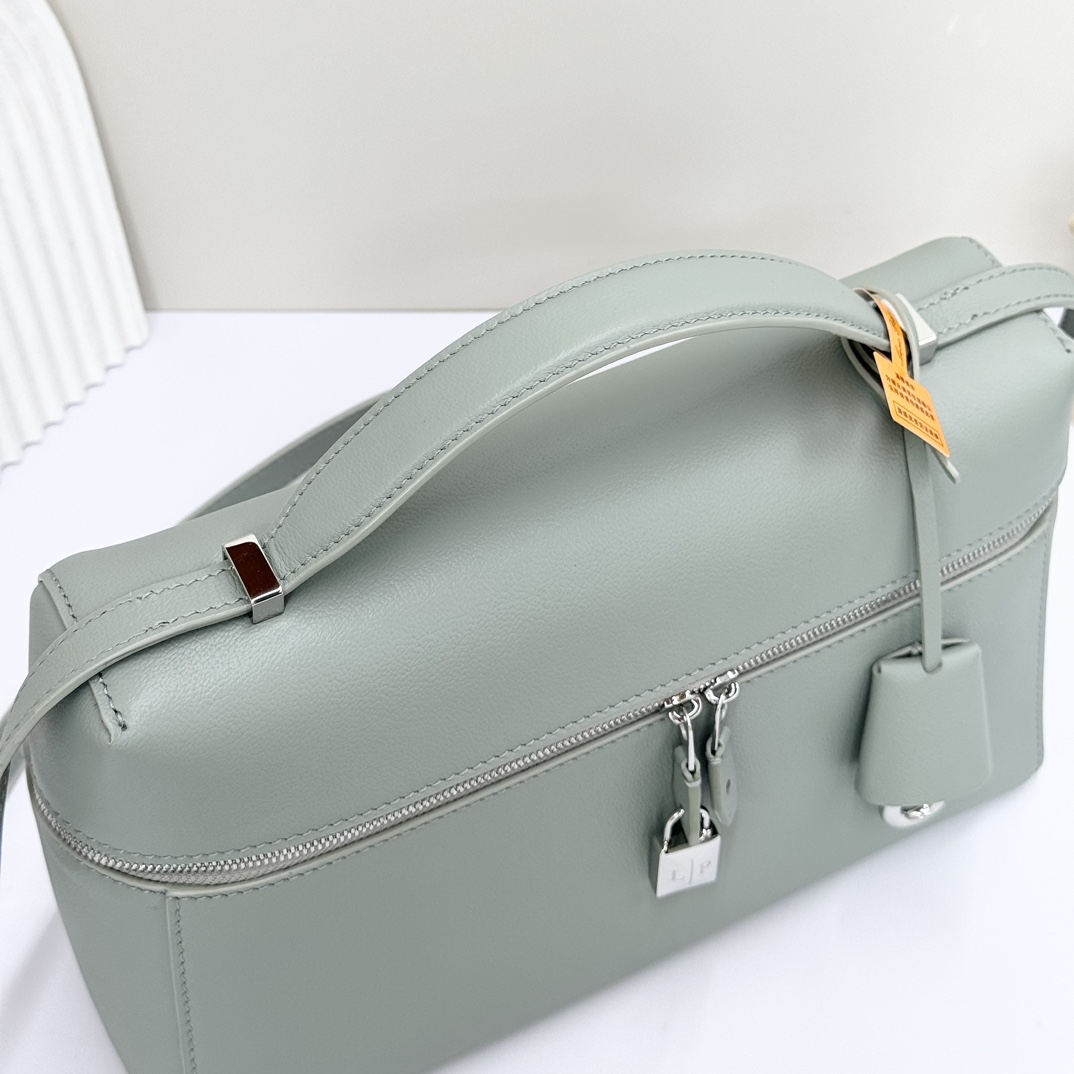 Loro Piana Extra Bag L27 Crossbody Bag FAO4759